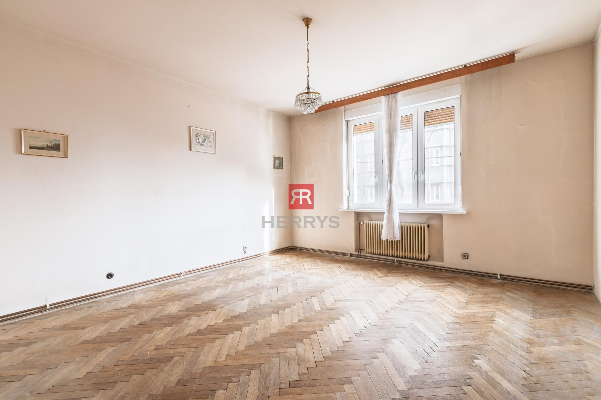 HERRYS - Na predaj exkluzívny staromestský 4 izbový byt s možnosťou prerobenia na 5 izbový&nbsp;