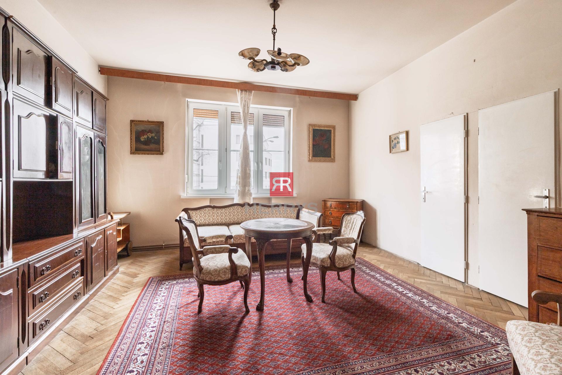 HERRYS - Na predaj exkluzívny staromestský 4 izbový byt s možnosťou prerobenia na 5 izbový&nbsp;