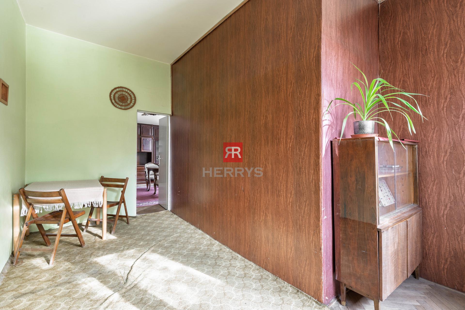 HERRYS - Na predaj exkluzívny staromestský 4 izbový byt s možnosťou prerobenia na 5 izbový&nbsp;