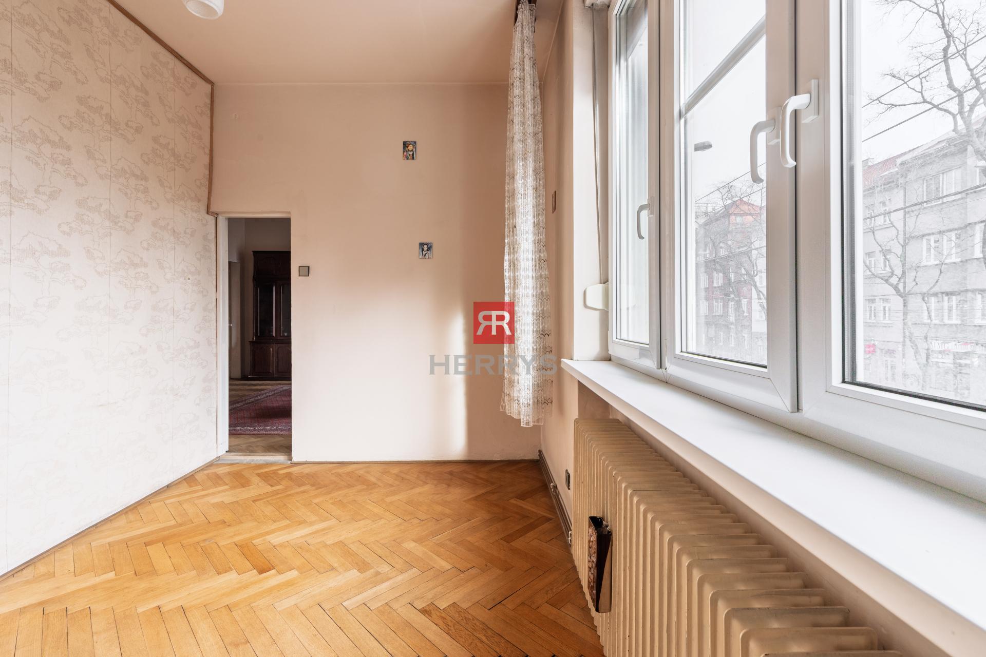 HERRYS - Na predaj exkluzívny staromestský 4 izbový byt s možnosťou prerobenia na 5 izbový&nbsp;