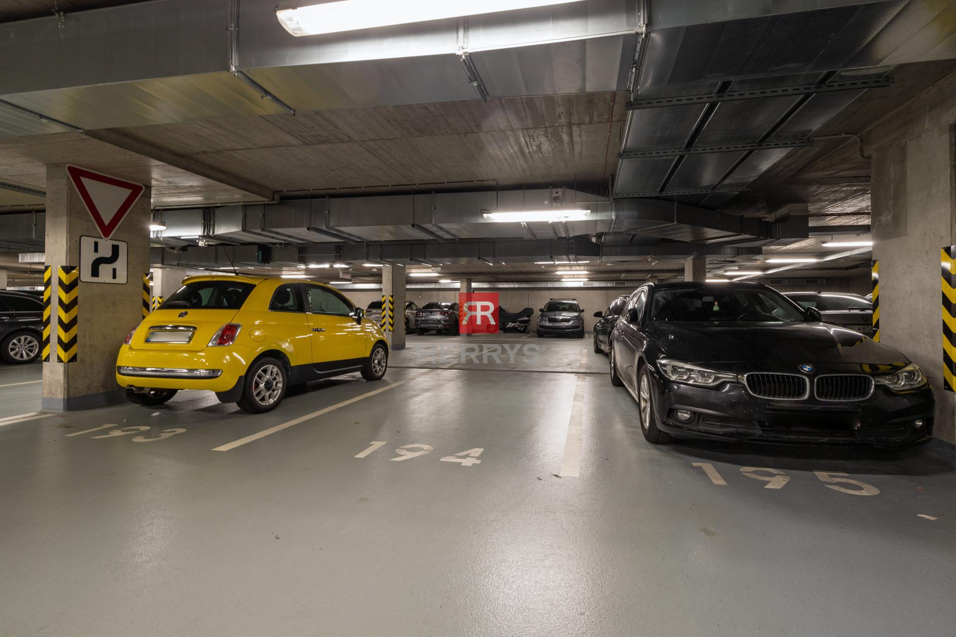 HERRYS - Na predaj 2 izbový byt s parkovaním a priamym výhľadom na Hrad v projekte Fuxova