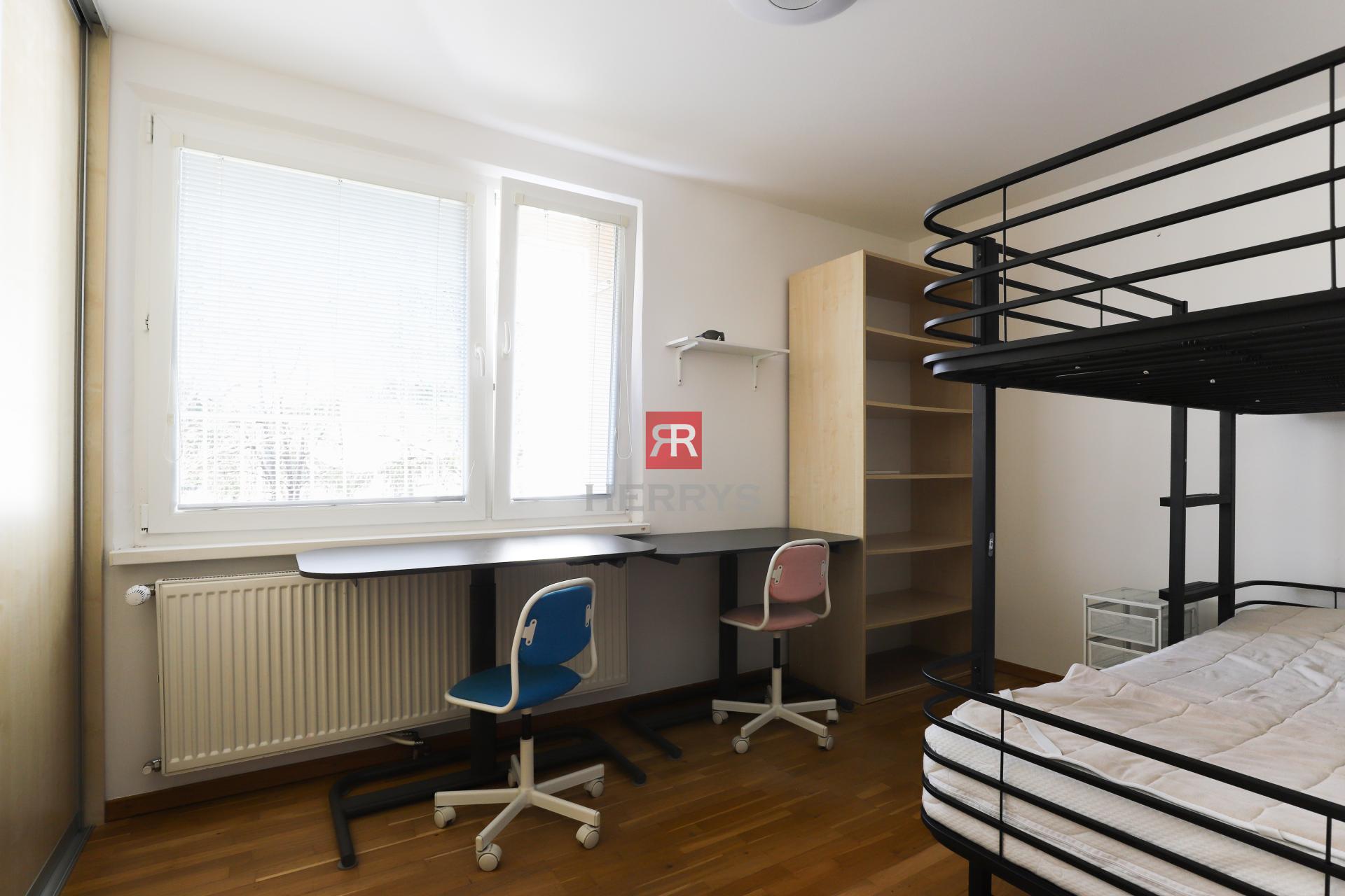 HERRYS - Na prenájom priestranný 3 izbový byt v tichej časti Ružinova