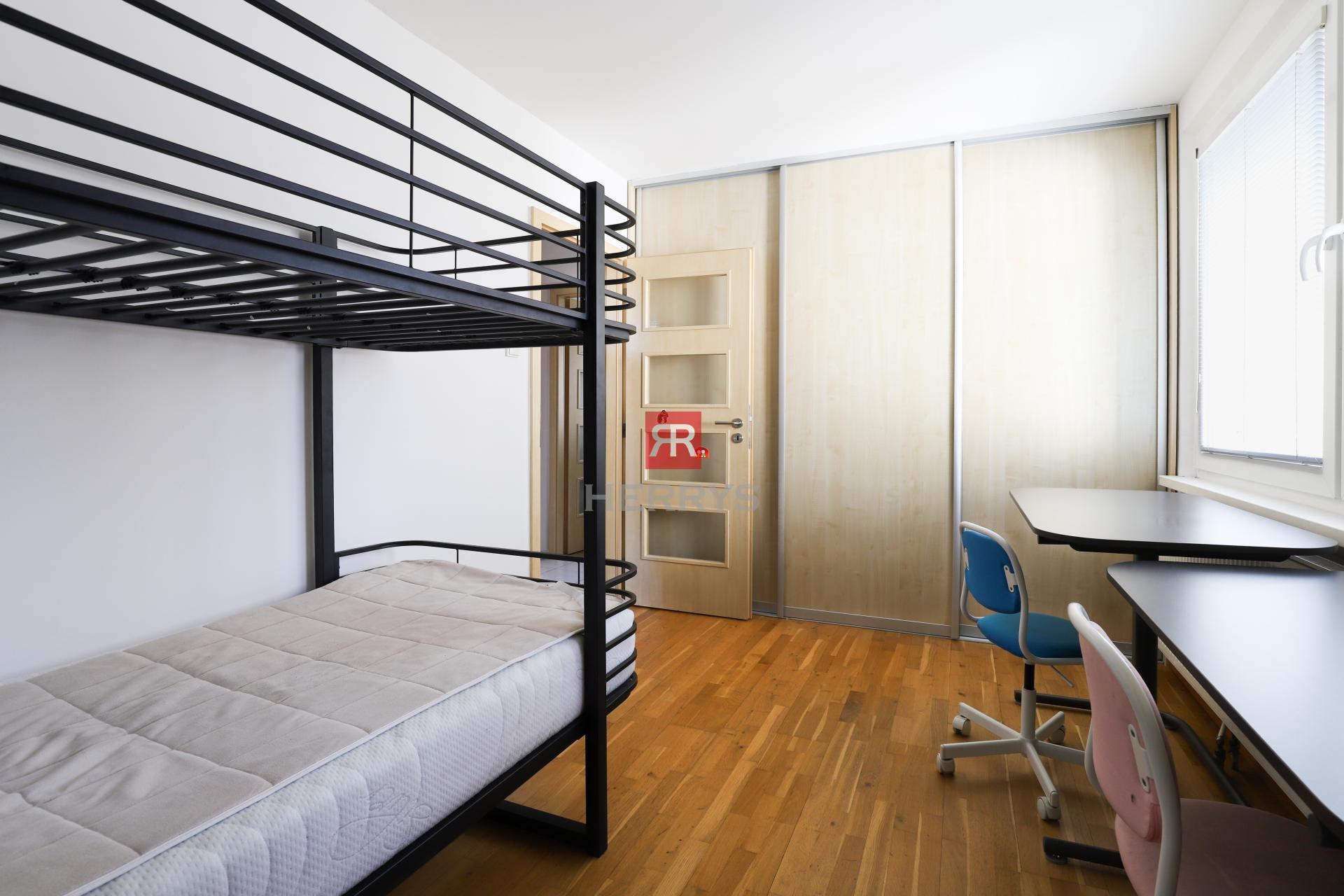 HERRYS - Na prenájom priestranný 3 izbový byt v tichej časti Ružinova