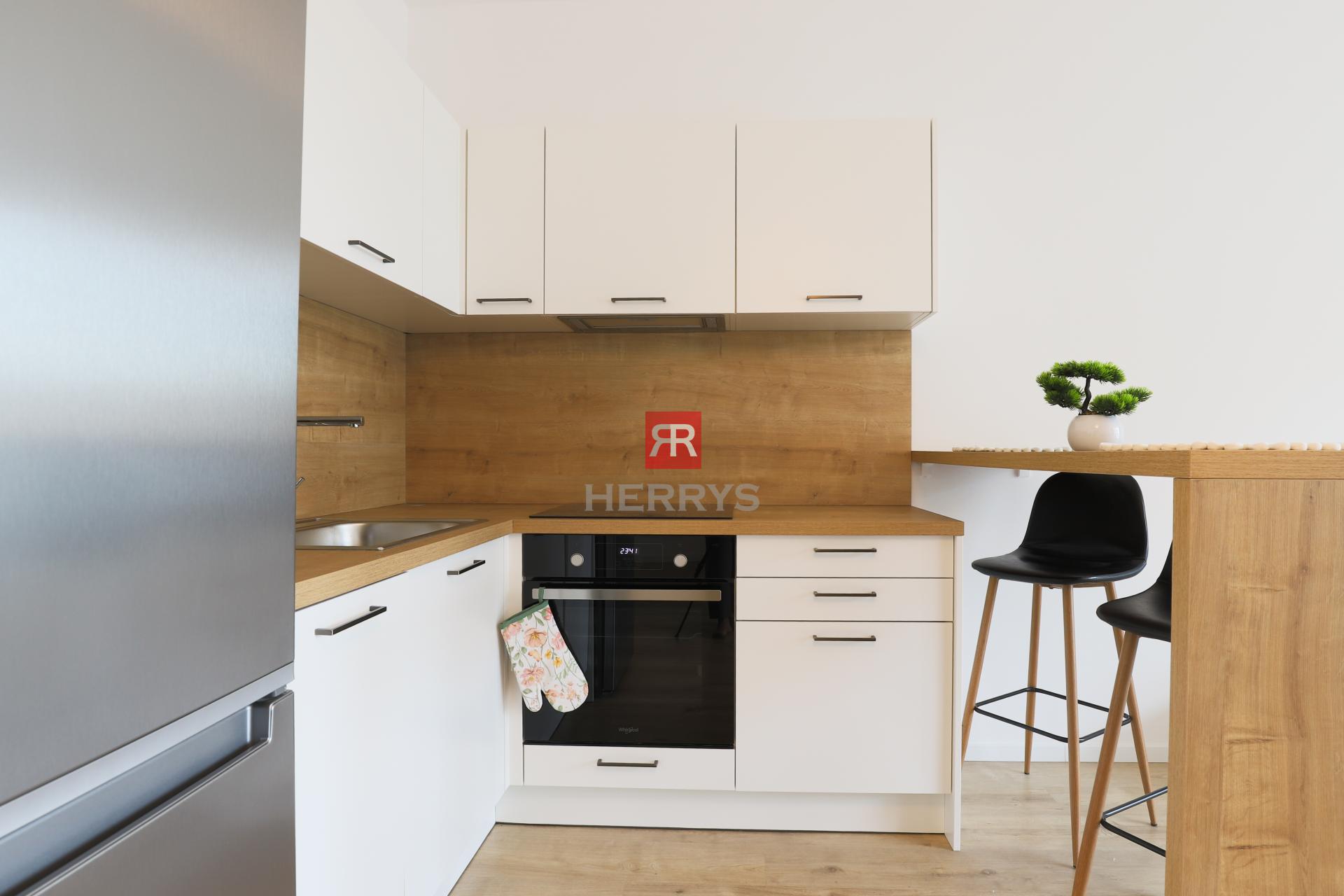 HERRYS - Na prenájom exkluzívne priestranný svetlý 1 izbový byt v top lokalite v Premiére, Staré mesto&nbsp;&nbsp;&nbsp;