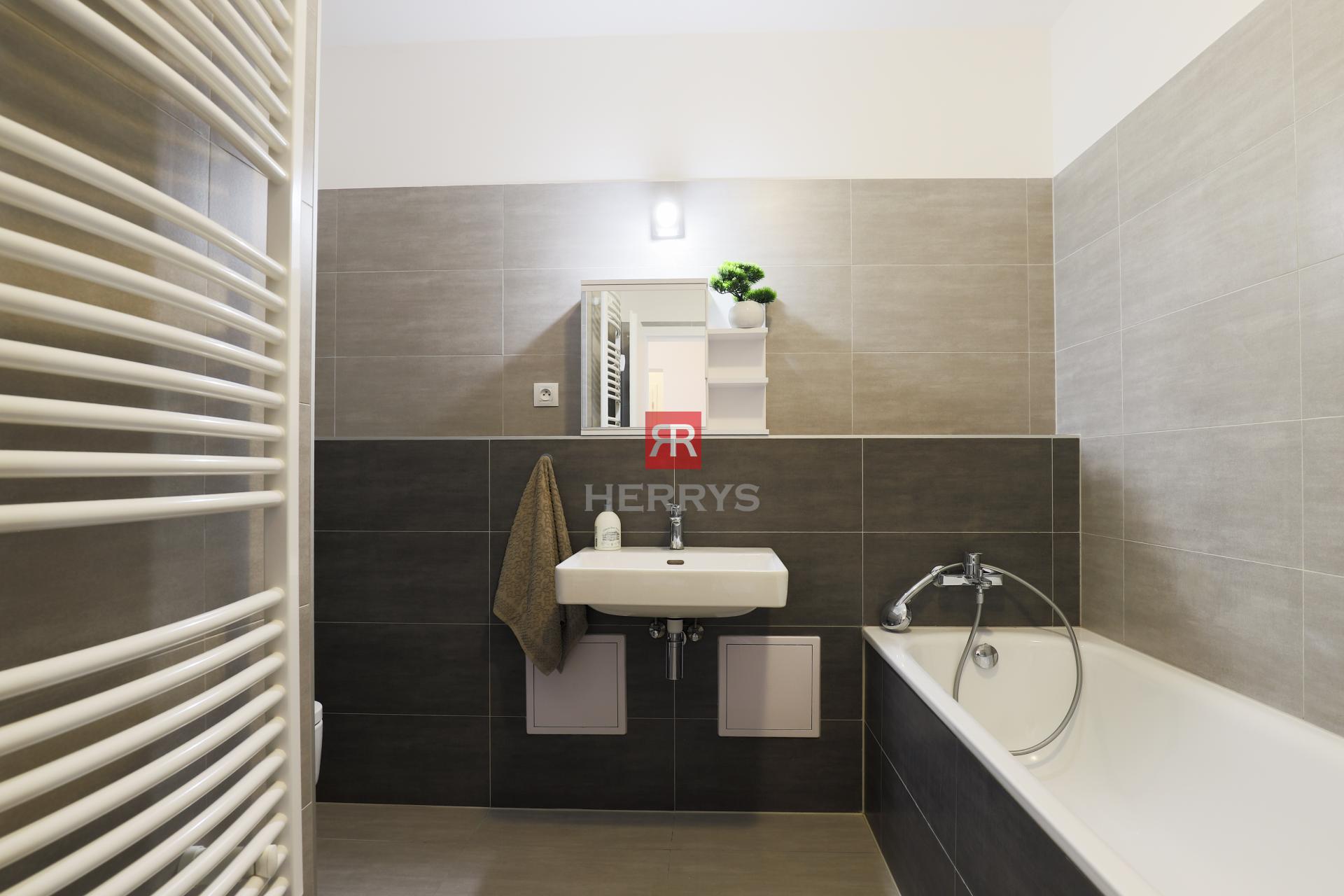 HERRYS - Na prenájom exkluzívne priestranný svetlý 1 izbový byt v top lokalite v Premiére, Staré mesto&nbsp;&nbsp;&nbsp;