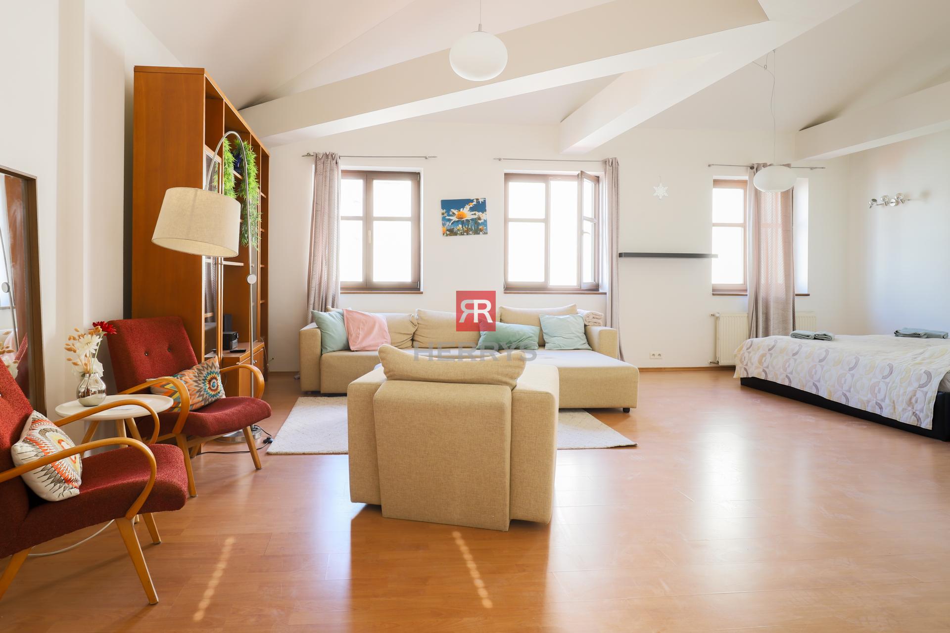 HERRYS - Spacious 2-room apartment for rent in the Old Town on Laurinská Street