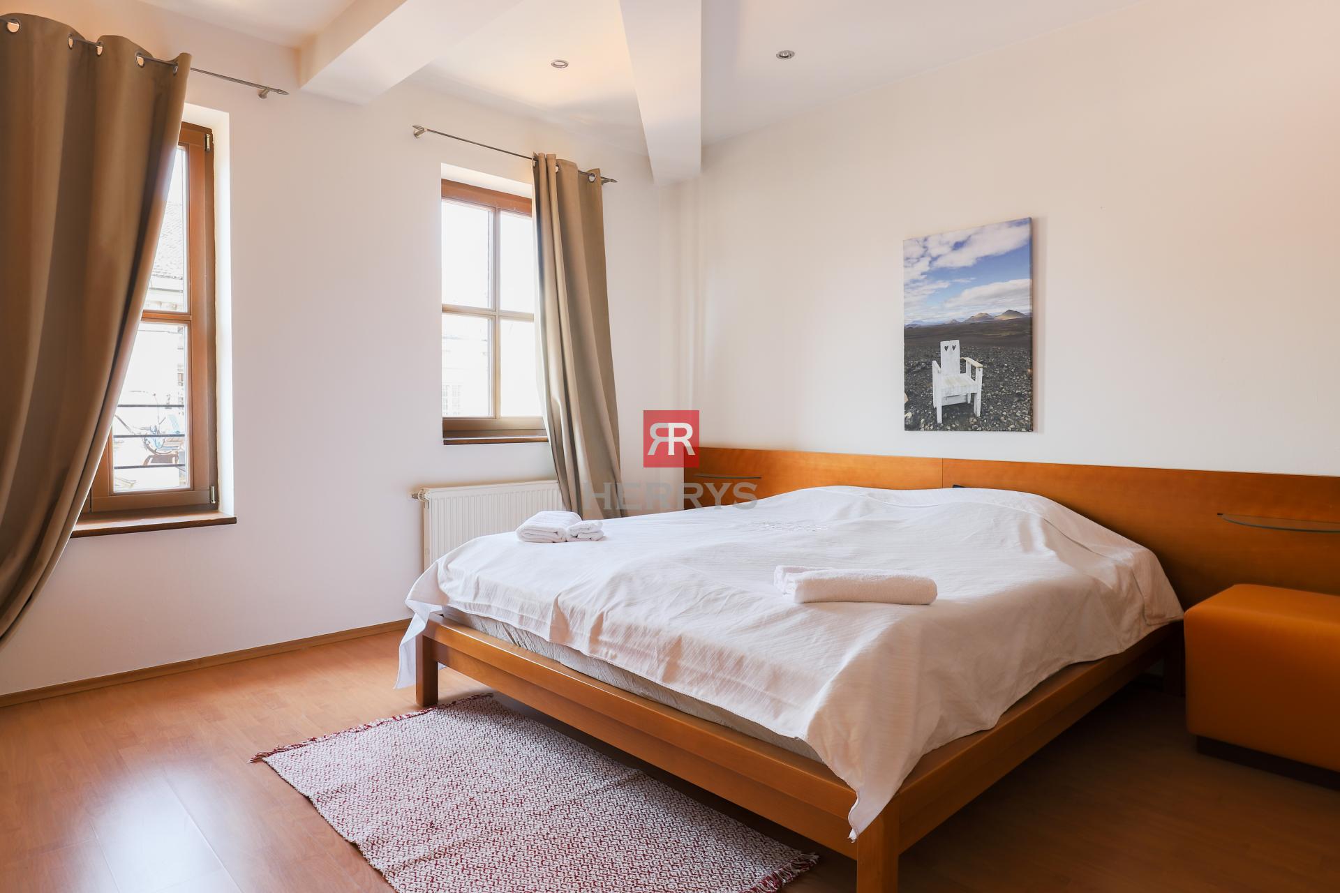 HERRYS - Spacious 2-room apartment for rent in the Old Town on Laurinská Street