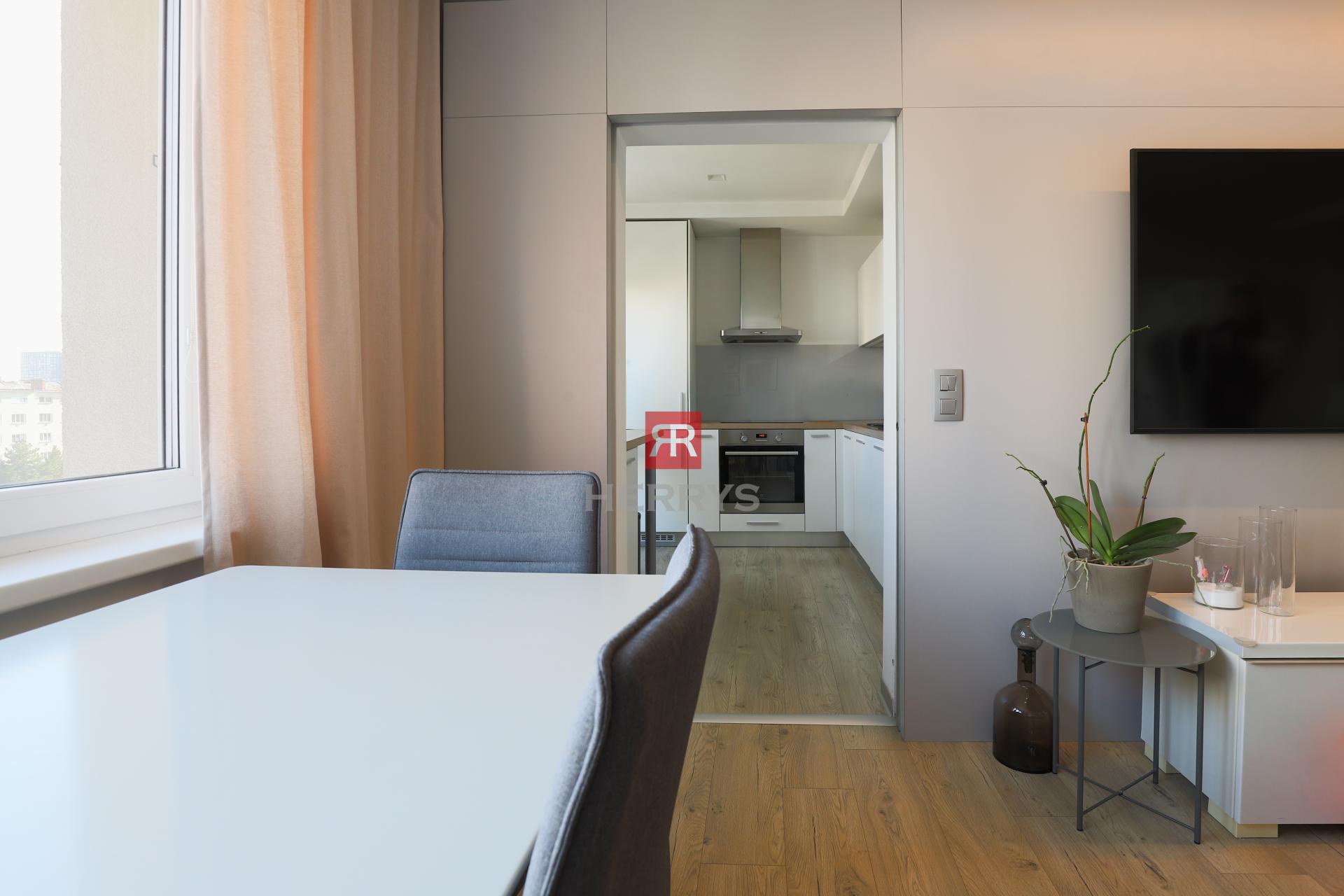 HERRYS - Na prenájom 3-izbový byt na ulici Sibírska, BA - Nové Mesto