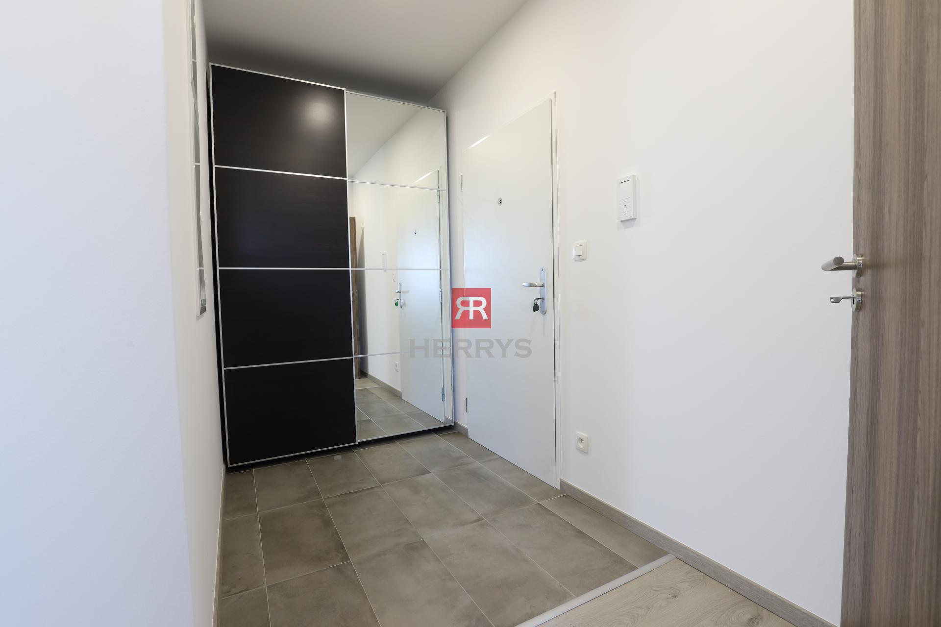 HERRYS - Na prenájom svetlý 2-izbový byt v&nbsp;novostavbe SEBERINIHO na Seberiniho ulici v&nbsp;BA - Ružinov.