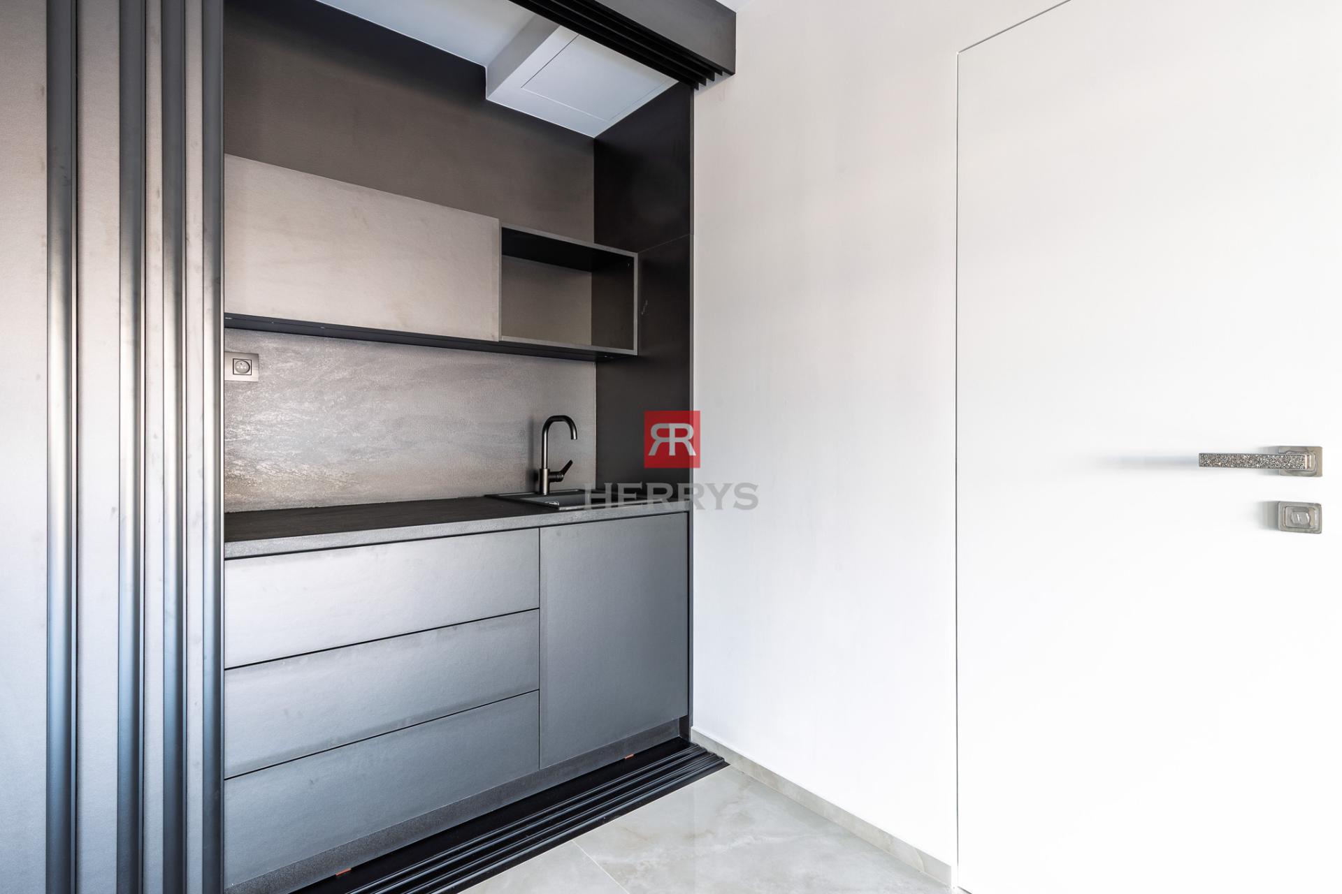 HERRYS - Na prenájom atraktívny novozariadený priestor v prémiovom&nbsp;projekte METROPOLIS.