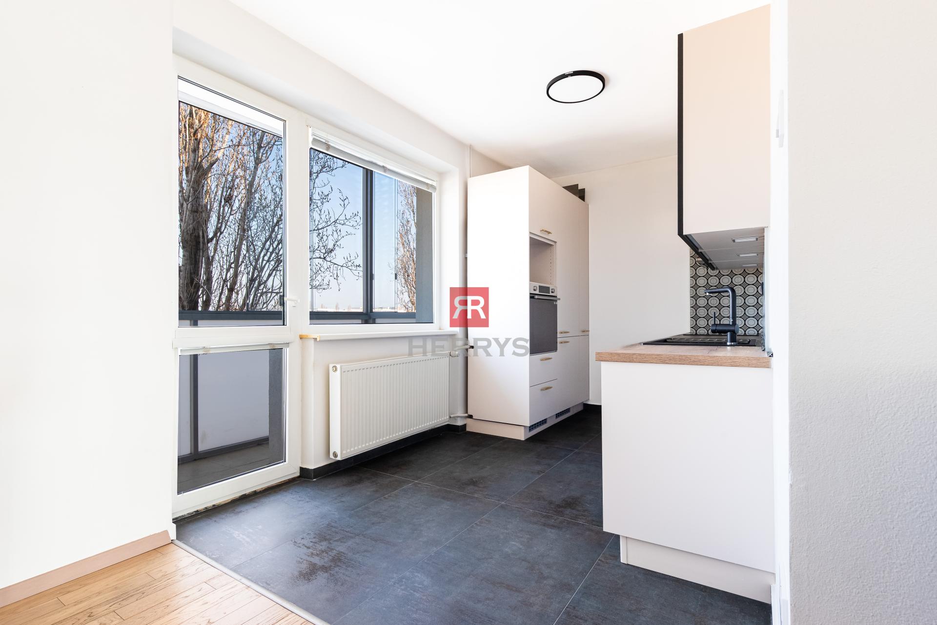 HERRYS - Spacious 2-room apartment for sale on Vietnamska Street