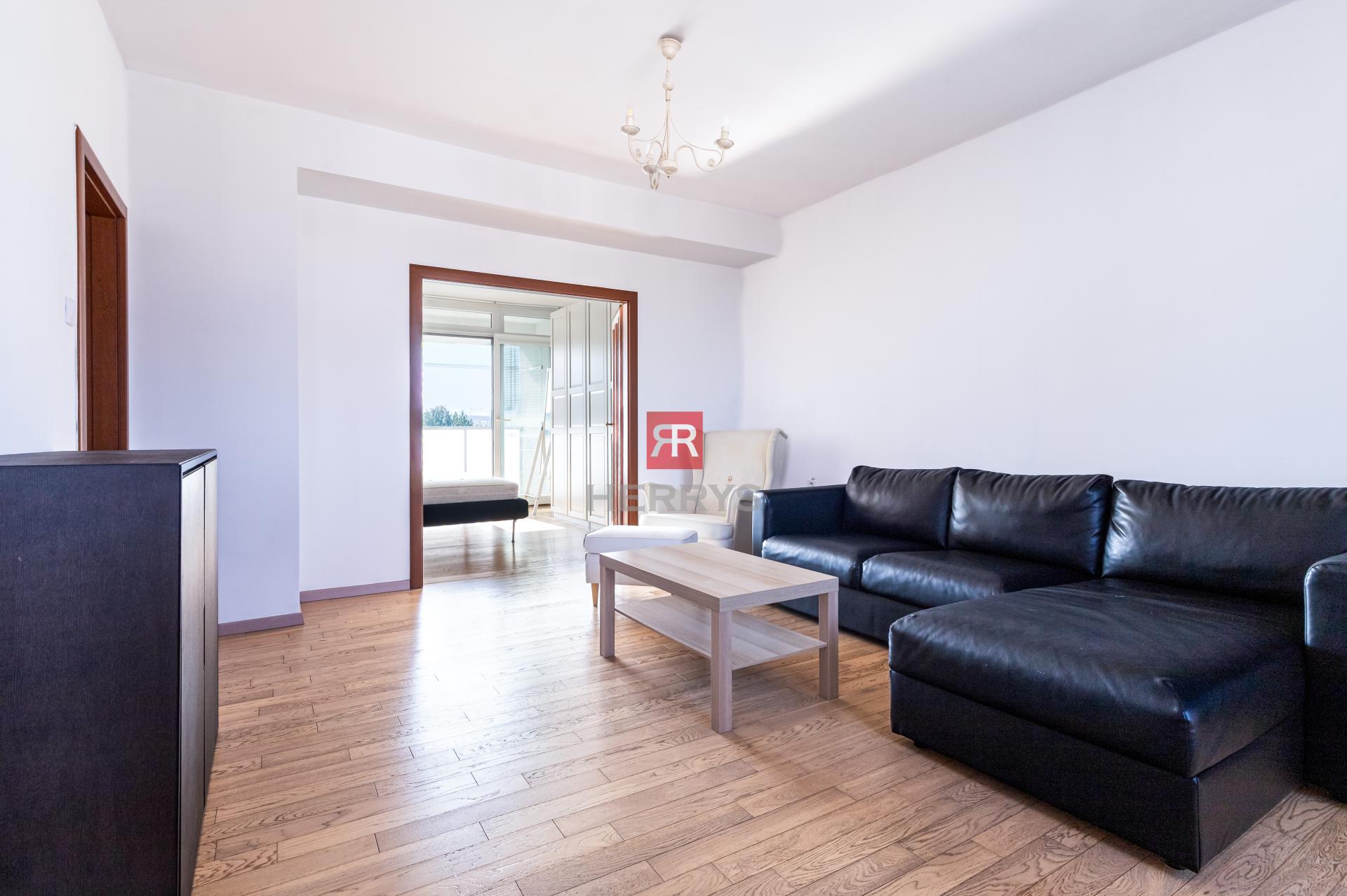 HERRYS - Spacious 2-room apartment for sale on Vietnamska Street