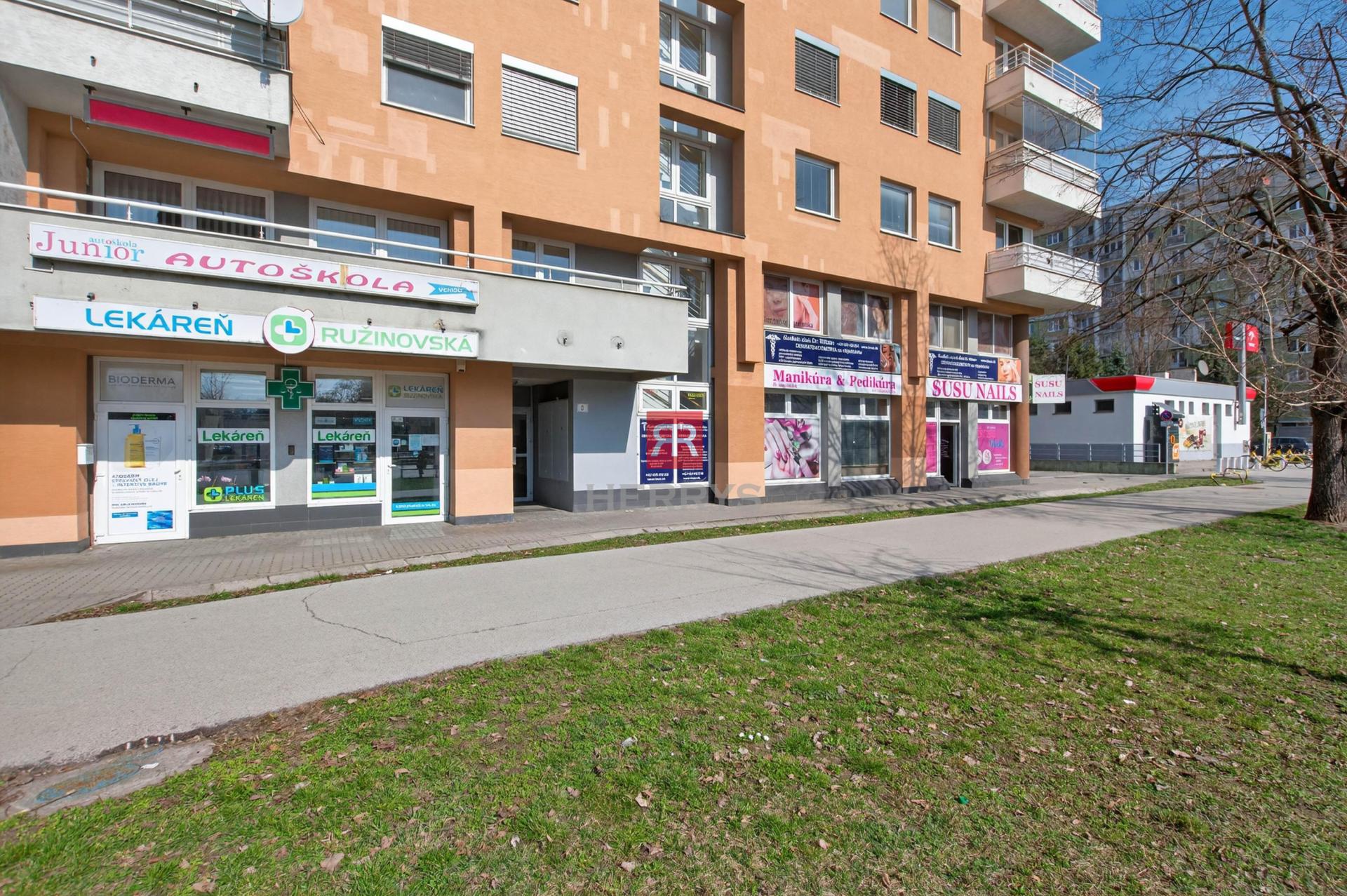 HERRYS - Na predaj 3i nebytový priestor s výnimočnou variabilitou využitia v Bratislava - Ružinov.