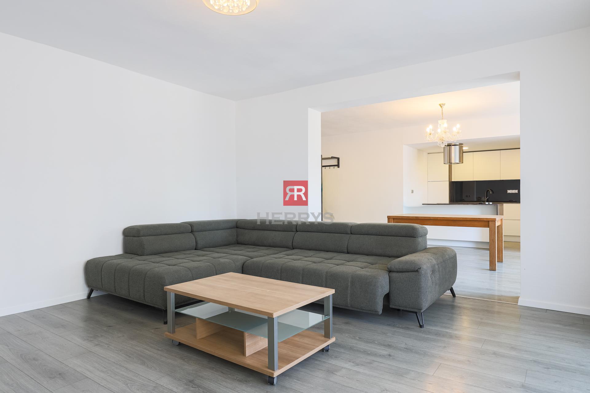 HERRYS - For rent partially furnished 4-room apartment, quiet location Magurská street, 2x parking