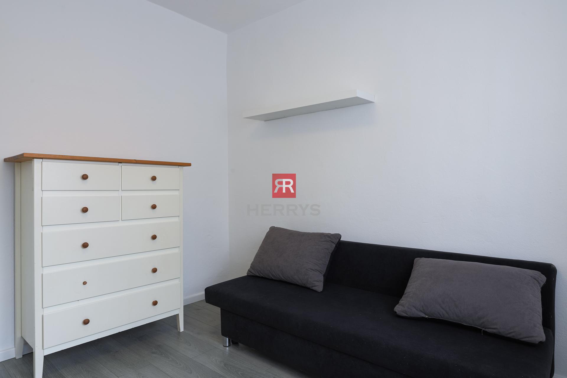 HERRYS - For rent partially furnished 4-room apartment, quiet location Magurská street, 2x parking