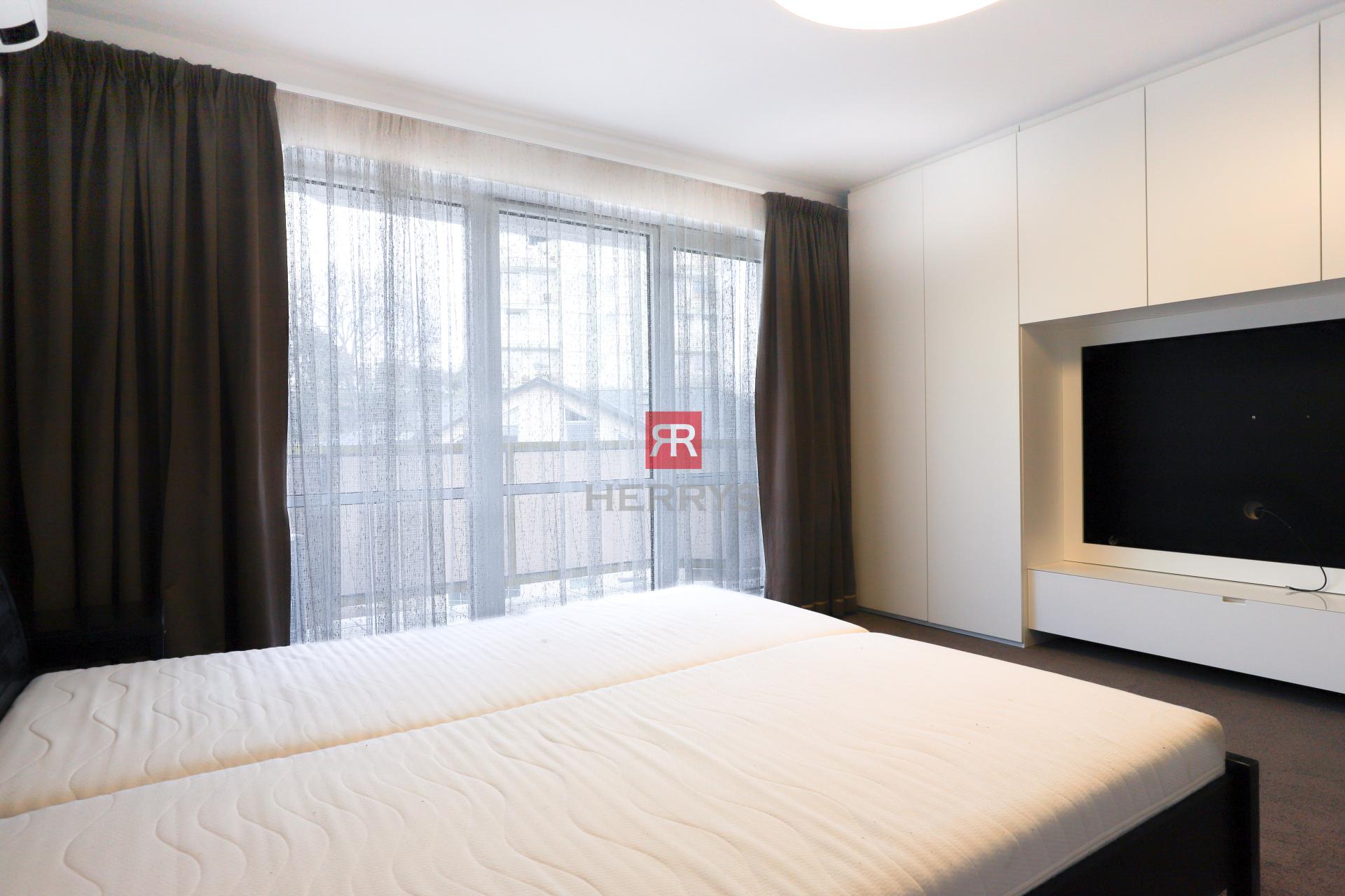 HERRYS - For rent partially furnished 4-room apartment, quiet location Magurská street, 2x parking