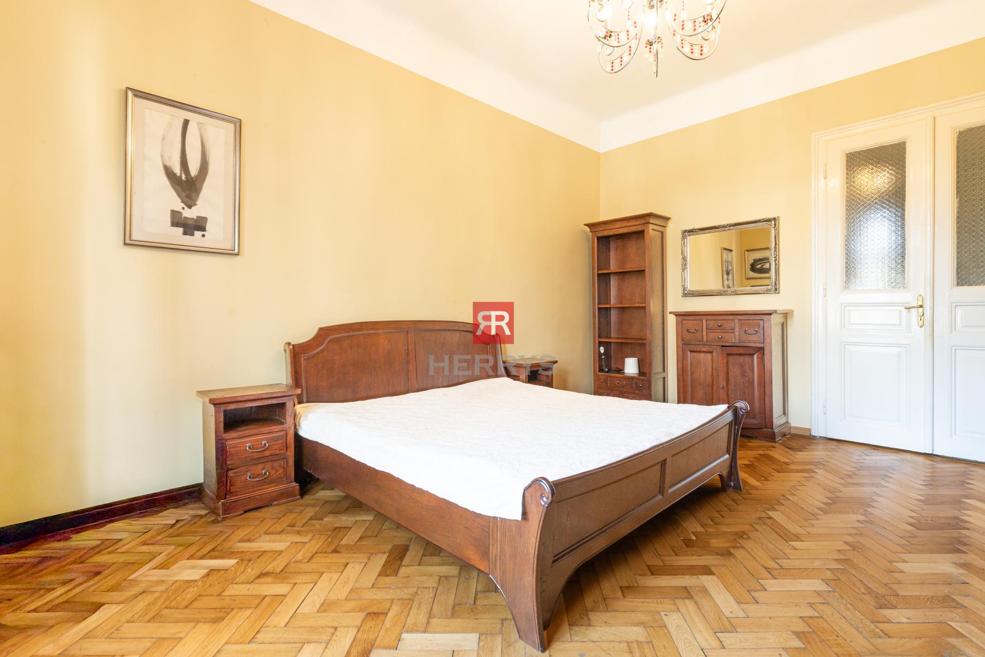 Realitná kancelária HERRYS ponúka na prenájom velkometrážny 2,5-izbový byt na Hlbokej Ceste