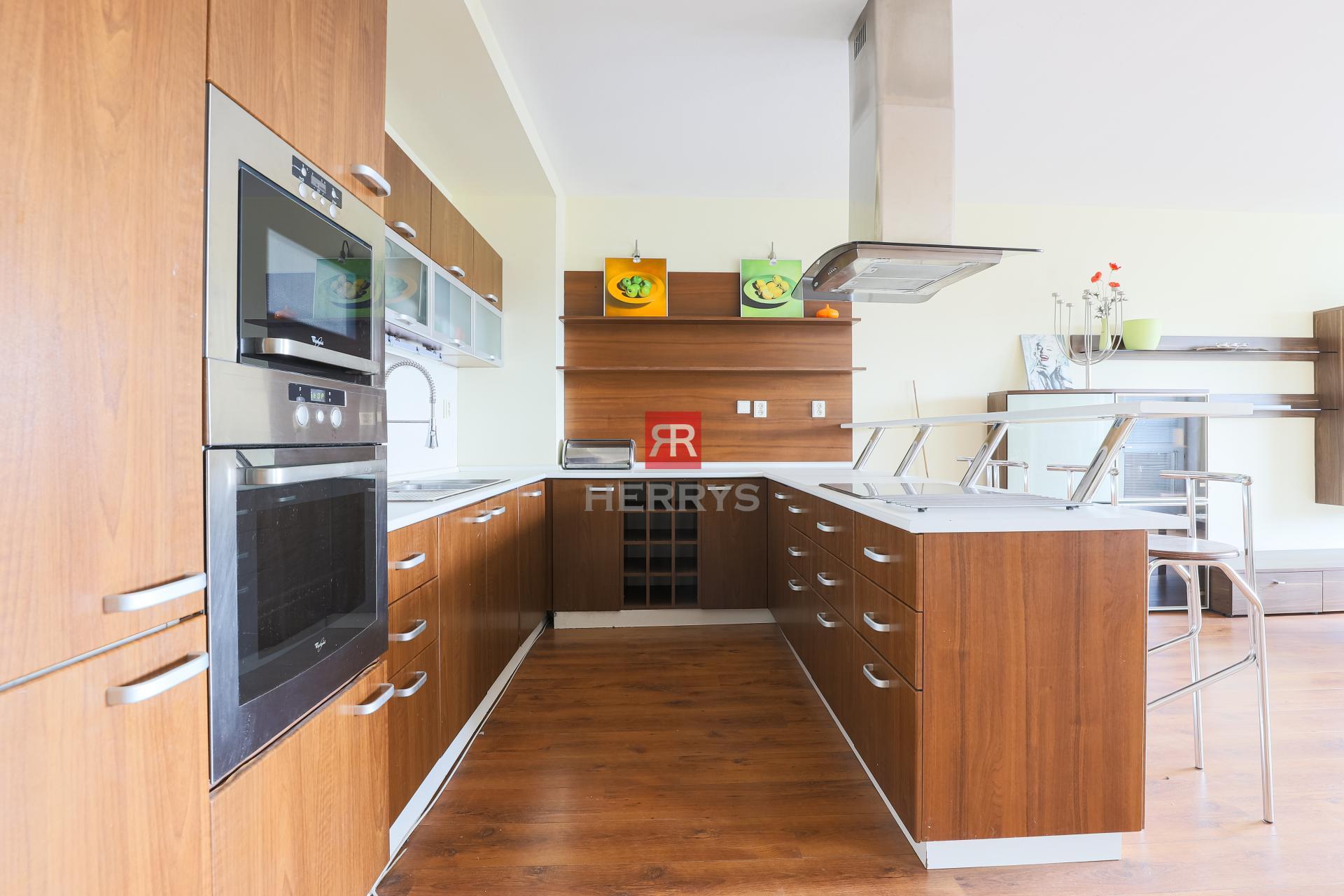 HERRYS - Spacious 4-bedroom duplex apartment for rent in Ostredky, near the park