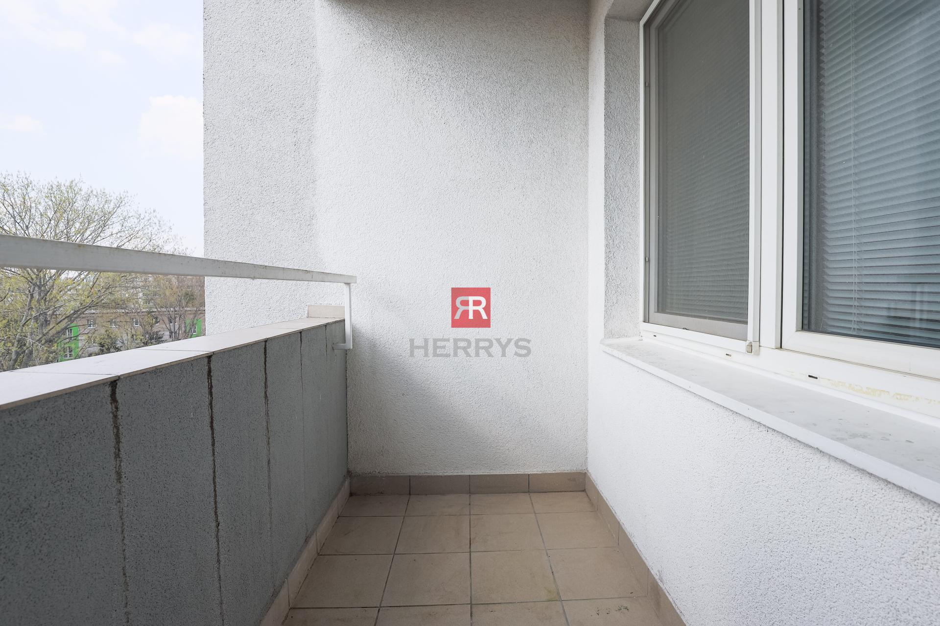 HERRYS - Spacious 4-bedroom duplex apartment for rent in Ostredky, near the park