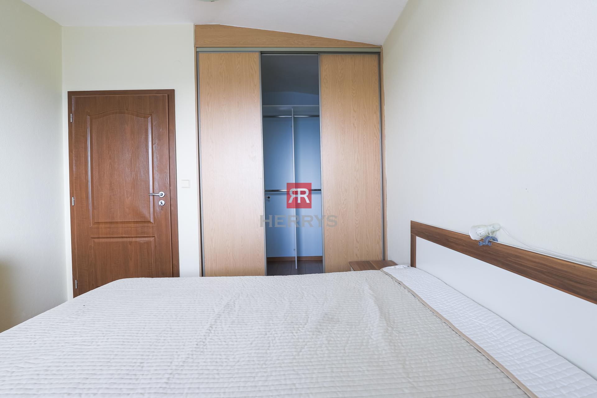 HERRYS - Spacious 4-bedroom duplex apartment for rent in Ostredky, near the park