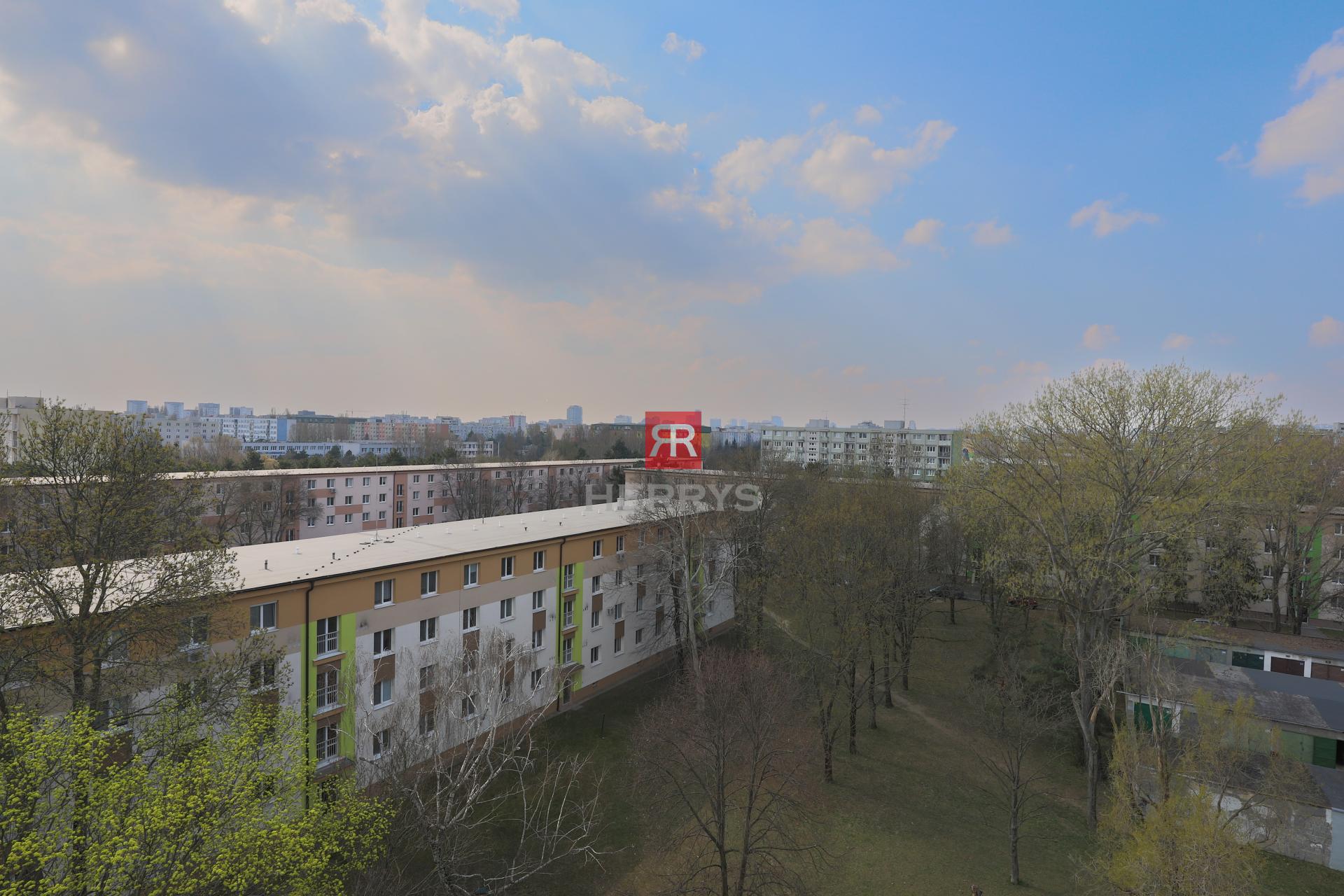 HERRYS - Spacious 4-bedroom duplex apartment for rent in Ostredky, near the park