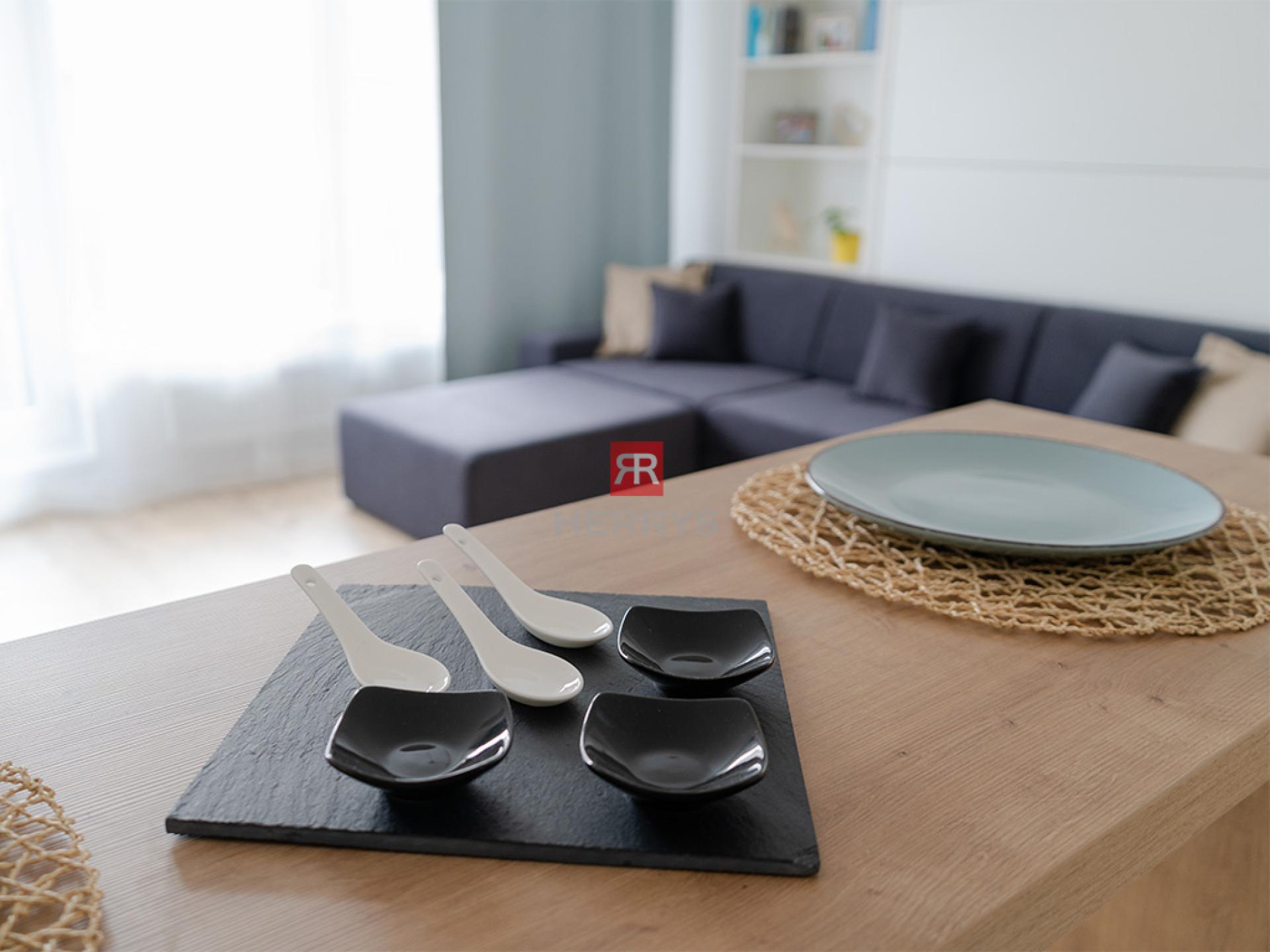 HERRYS - Na prenájom exkluzívne priestranný svetlý 1 izbový byt v top lokalite v Premiére, Staré mesto&nbsp;&nbsp;&nbsp;