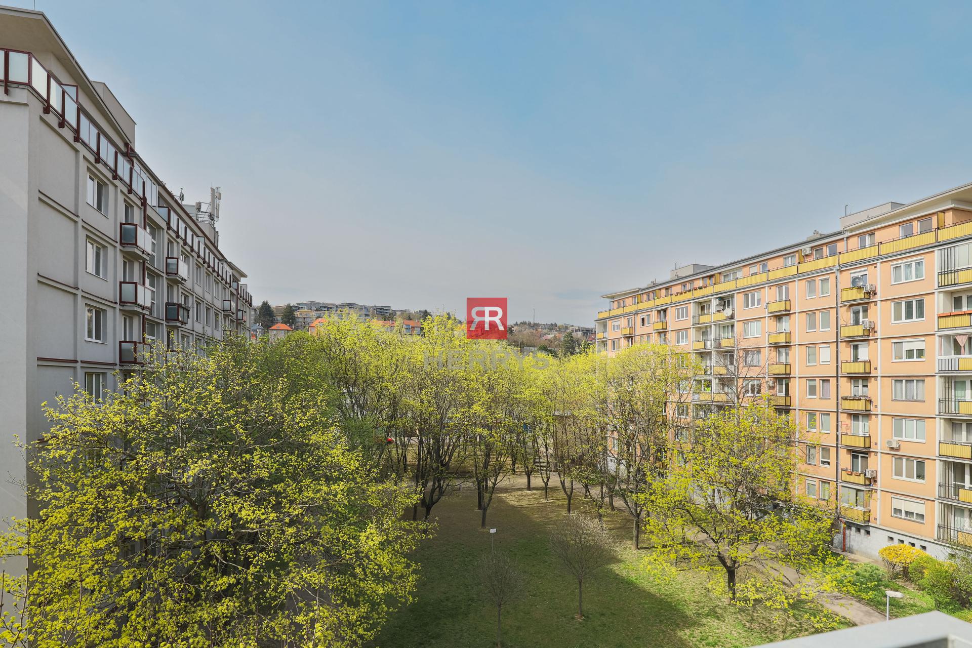 HERRYS - Fully furnished 1-bedroom apartment for rent near Račianske mýto, Sibírska Street.