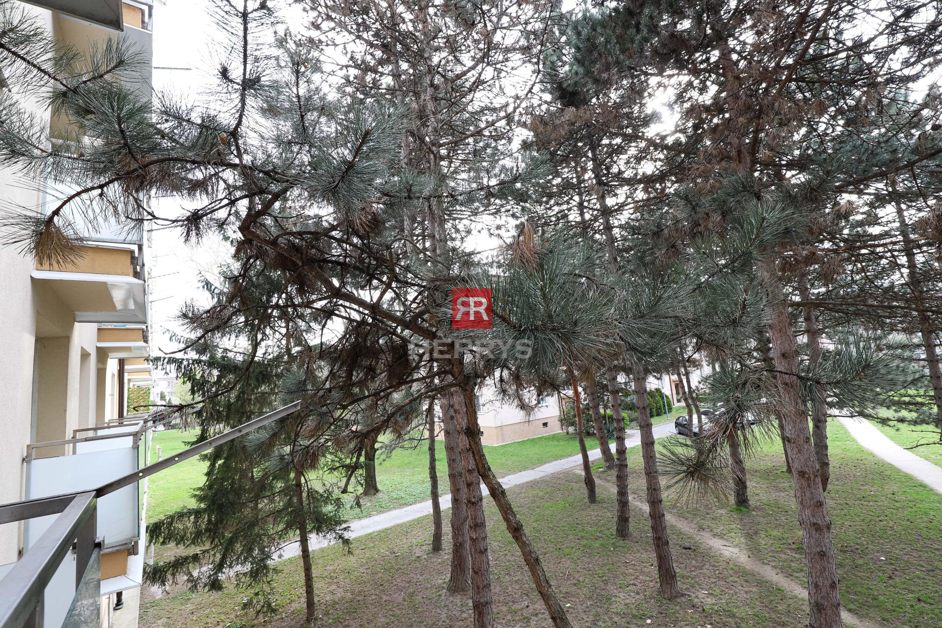 HERRYS - Na prenájom krásny, útulný 2-izbový byt v&nbsp;Bratislava - Ružinov na Uránovej ulici.