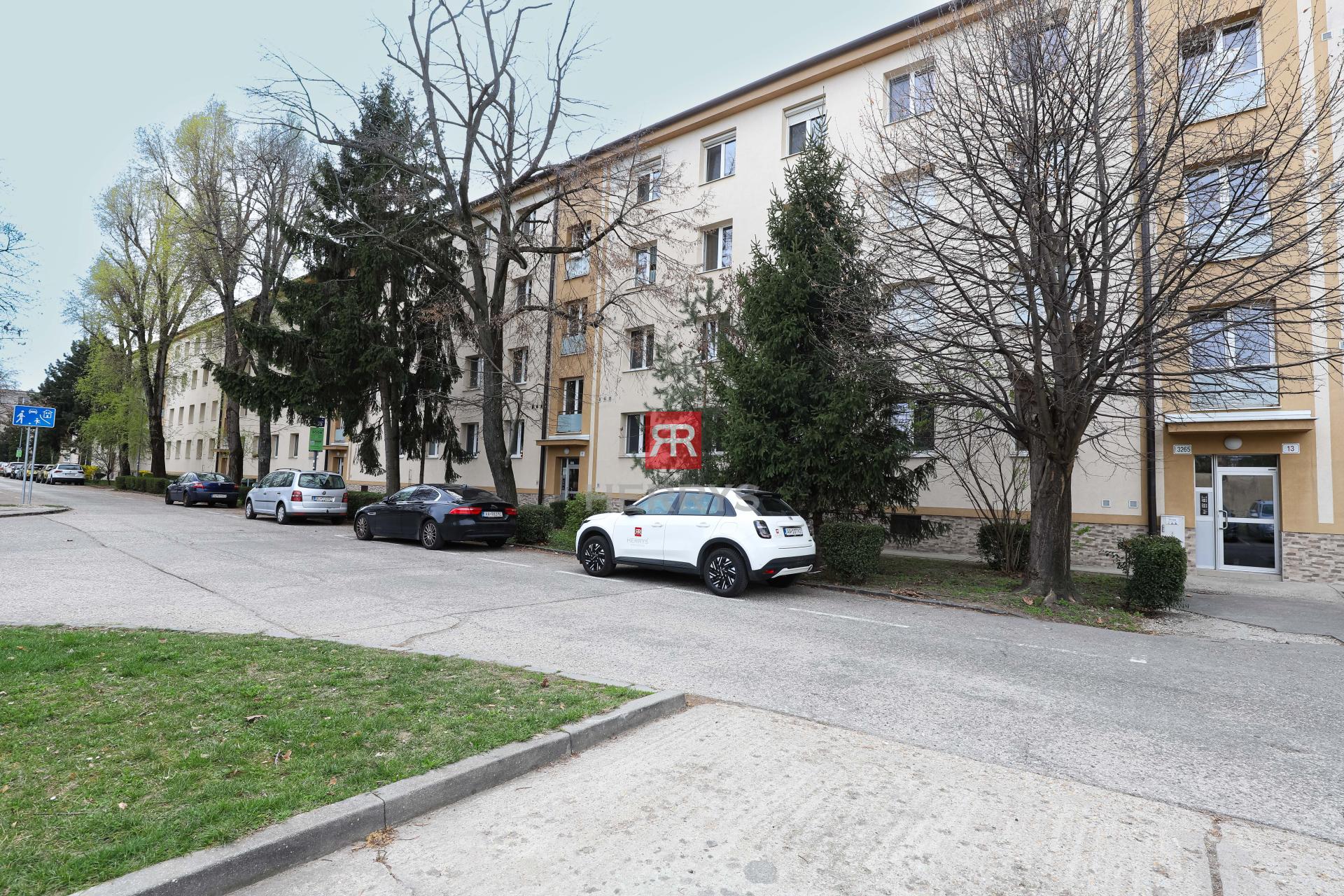 HERRYS - Na prenájom krásny, útulný 2-izbový byt v&nbsp;Bratislava - Ružinov na Uránovej ulici.