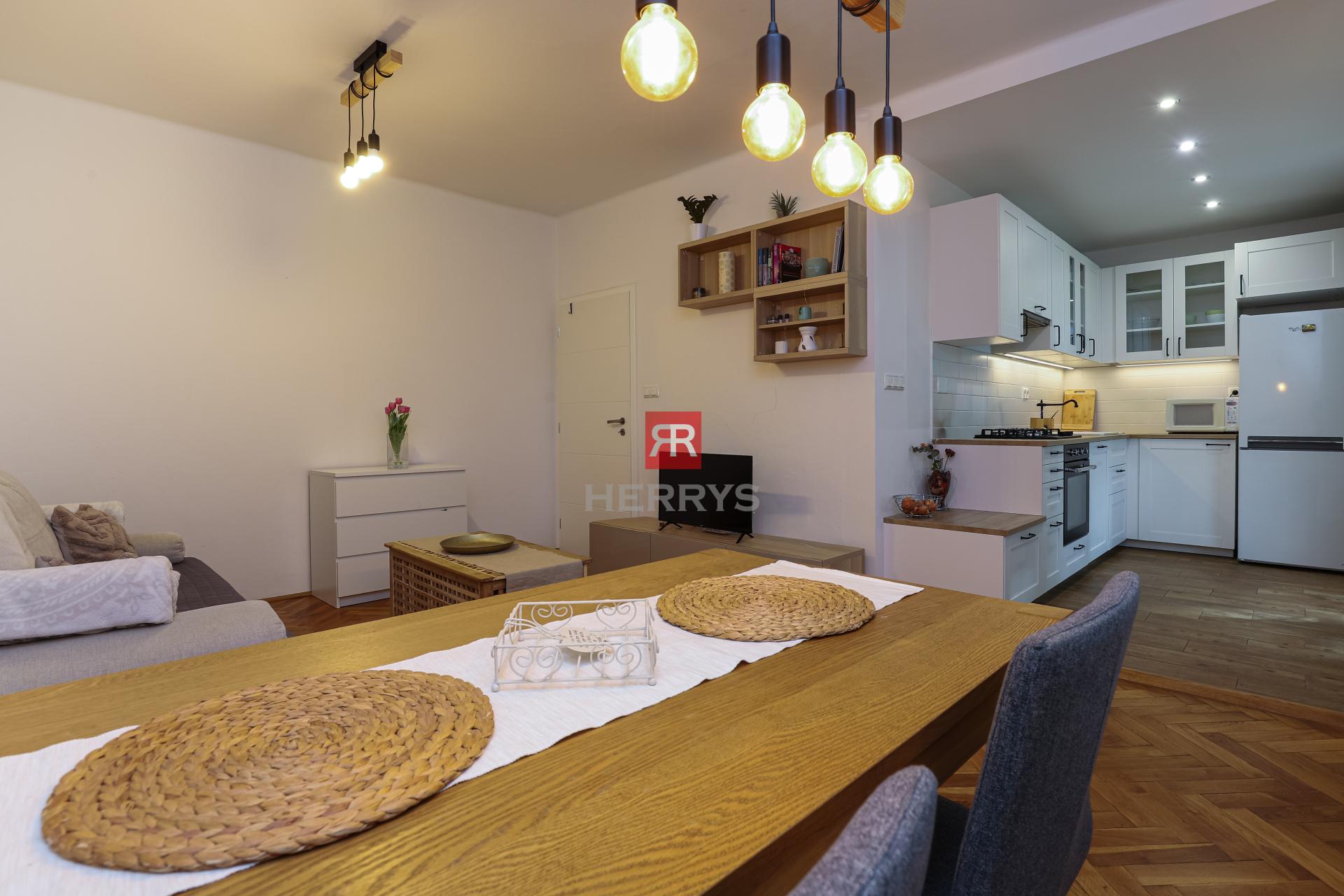 HERRYS - Na prenájom krásny, útulný 2-izbový byt v&nbsp;Bratislava - Ružinov na Uránovej ulici.