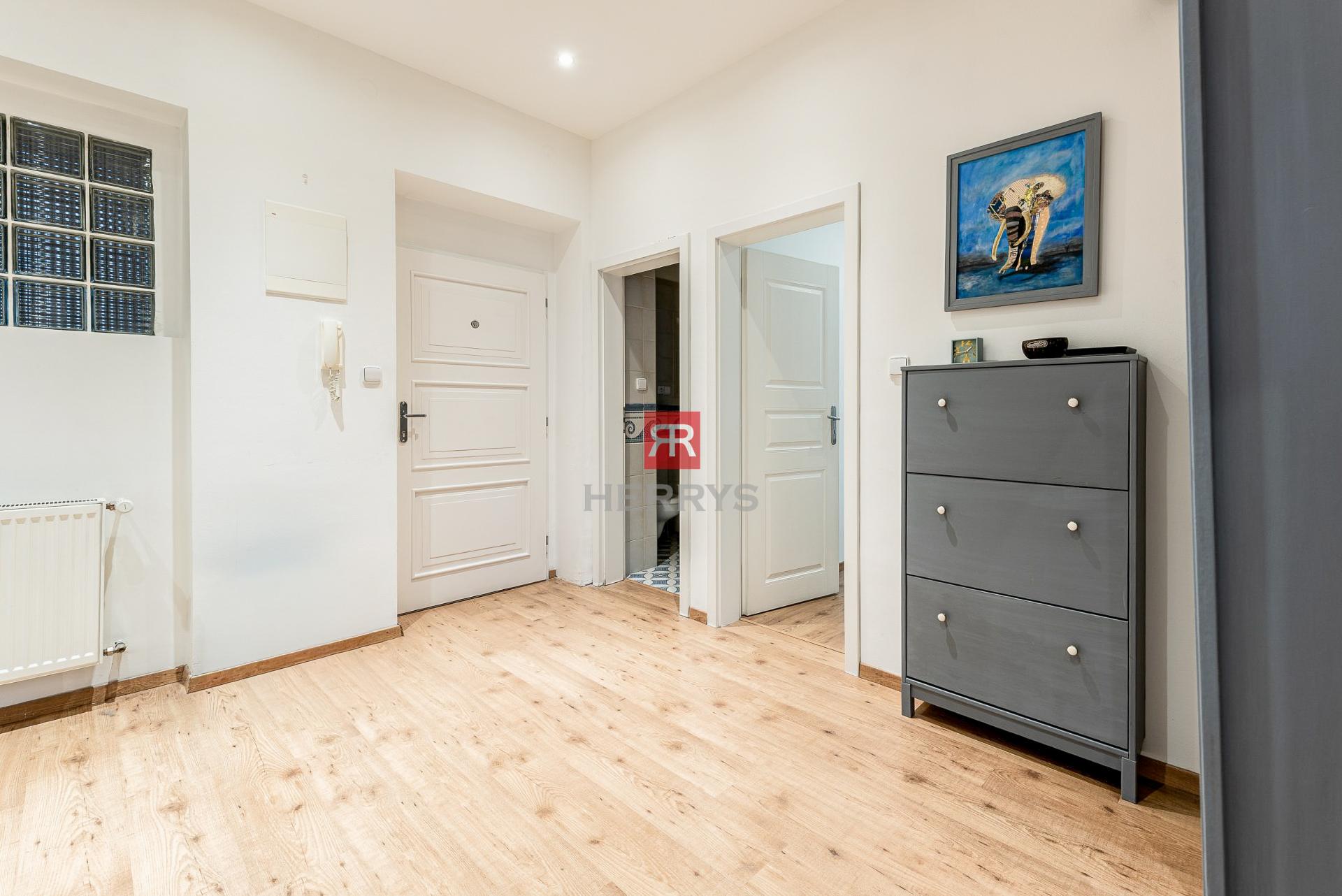 HERRYS - Na predaj mimoriadne priestranný 3 izbový byt v centre Bratislavy