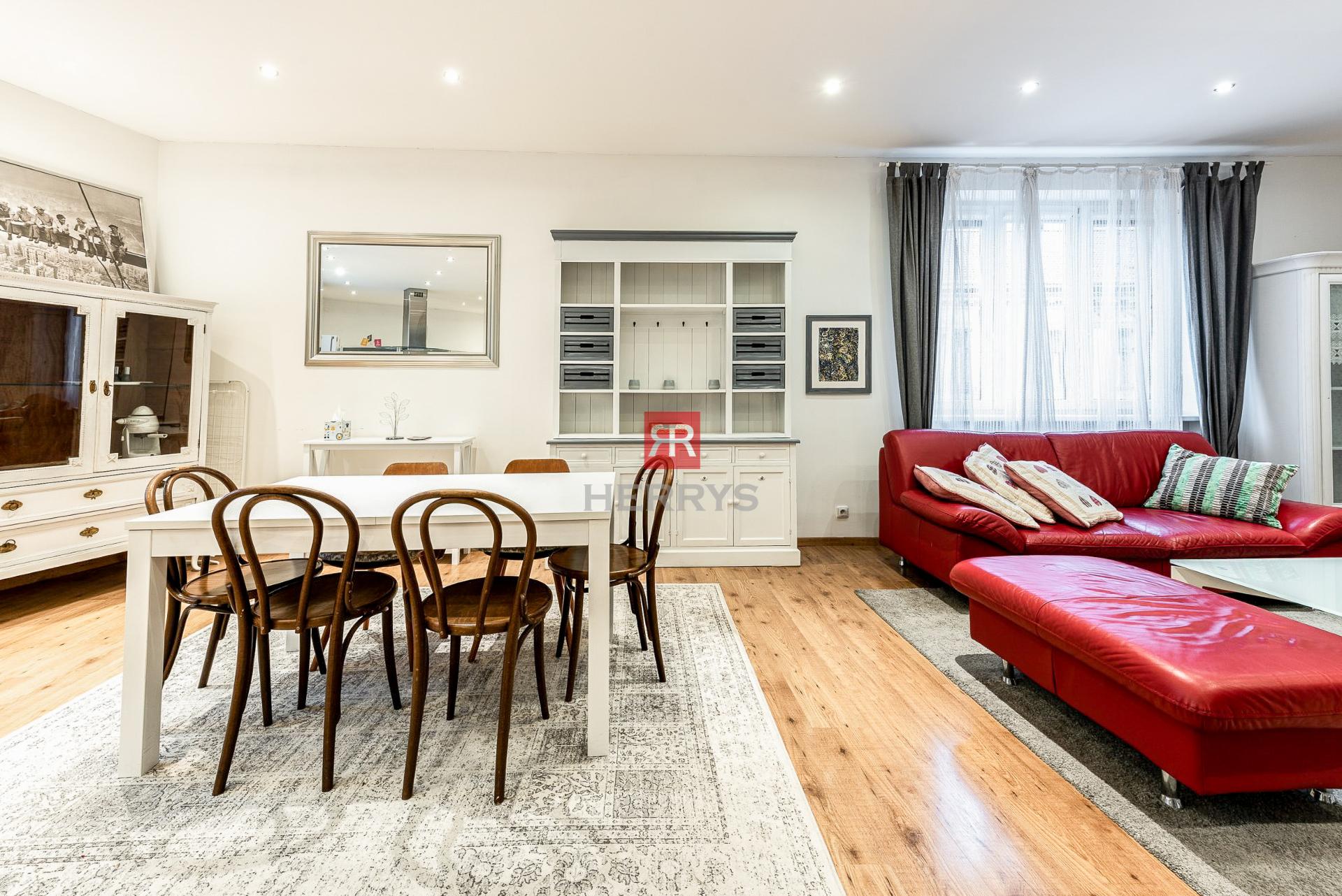 HERRYS - Na predaj mimoriadne priestranný 3 izbový byt v centre Bratislavy