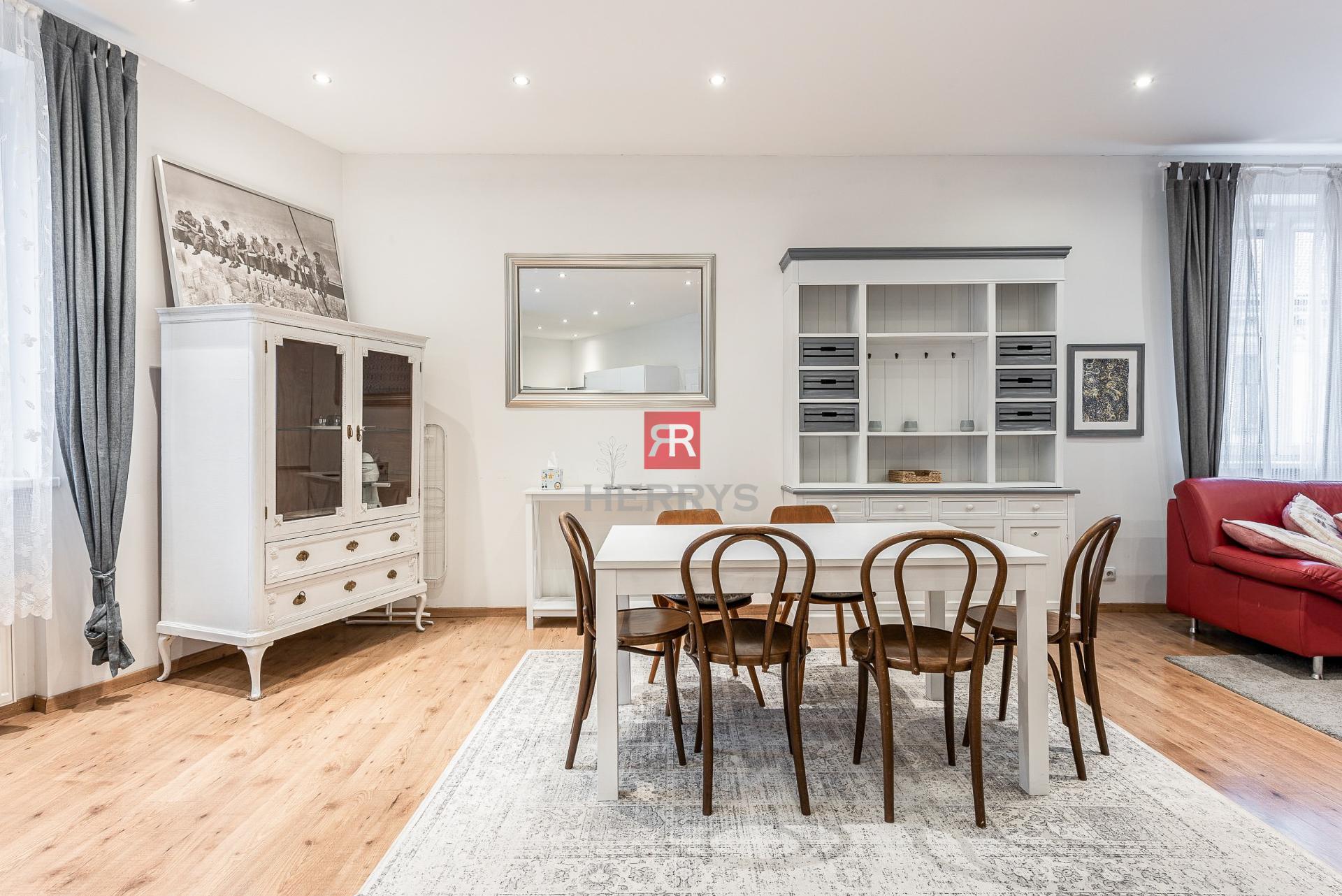 HERRYS - Na predaj mimoriadne priestranný 3 izbový byt v centre Bratislavy