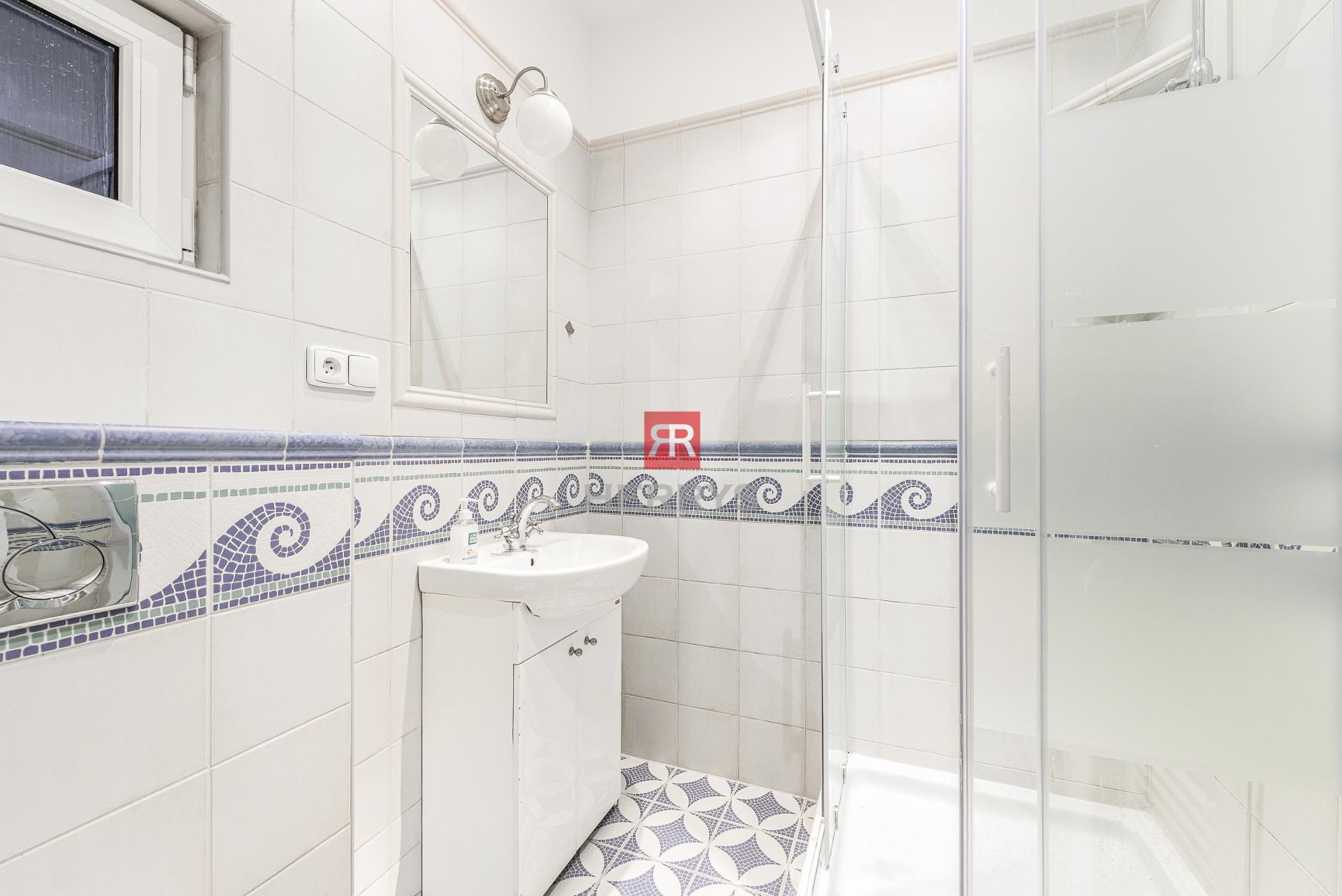 HERRYS - Na predaj mimoriadne priestranný 3 izbový byt v centre Bratislavy