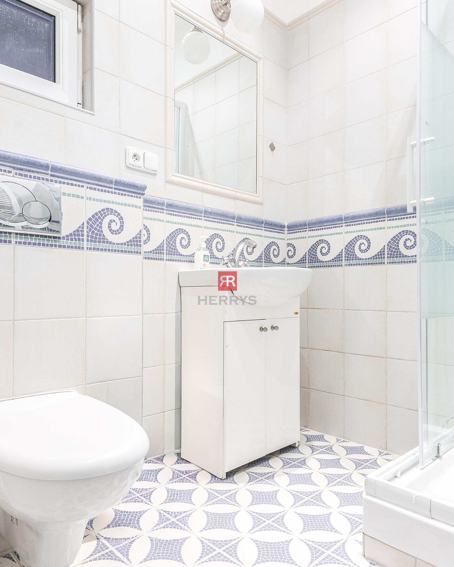 HERRYS - Na predaj mimoriadne priestranný 3 izbový byt v centre Bratislavy