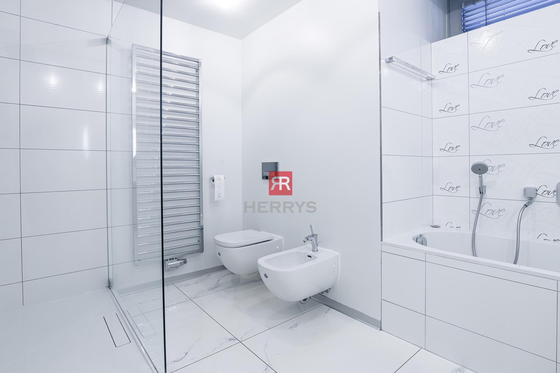 HERRYS - Na prenájom luxusný 3-izbový byt s terasou a výhľadom na Dunaj v projekte River Park