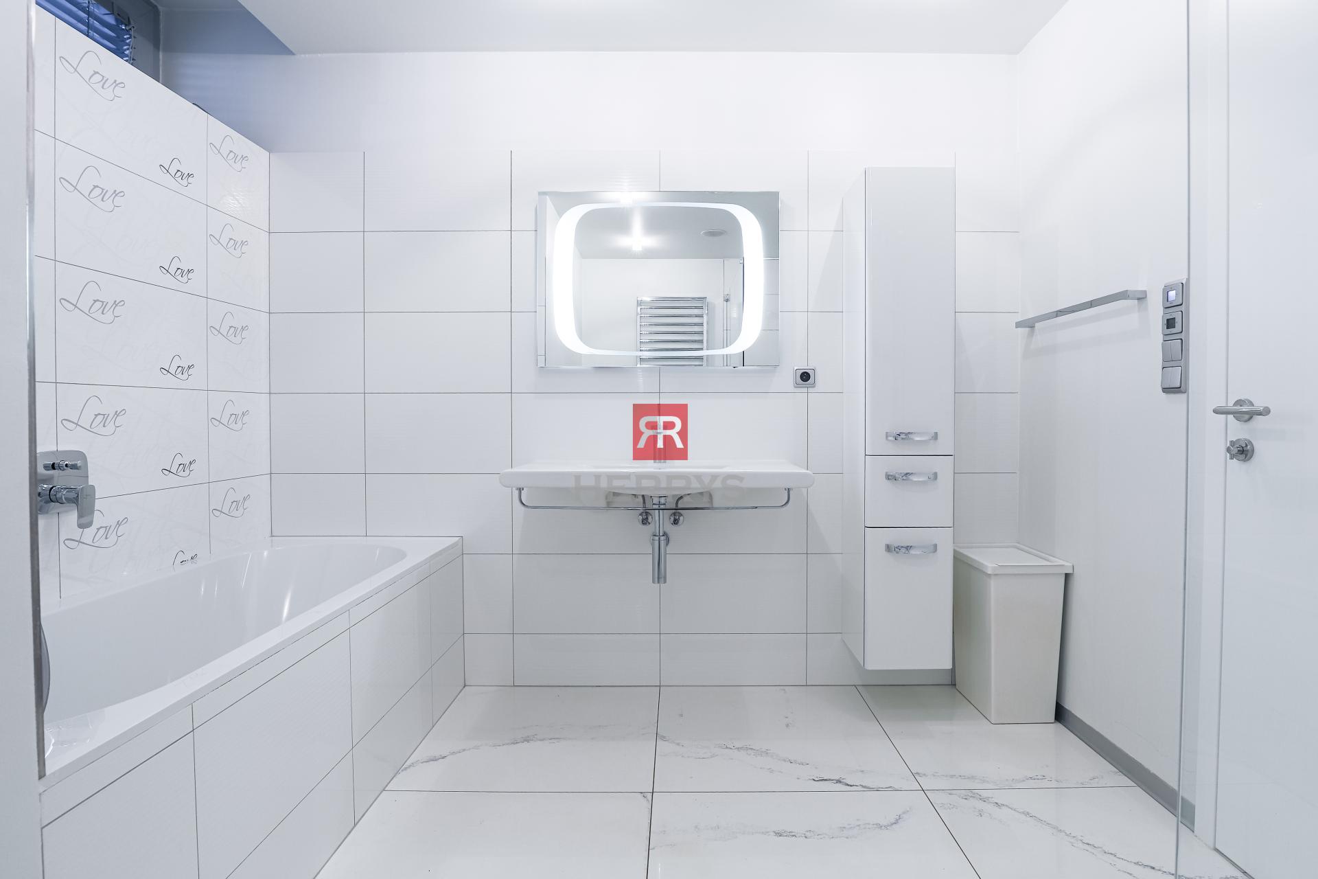 HERRYS - Na prenájom luxusný 3-izbový byt s terasou a výhľadom na Dunaj v projekte River Park