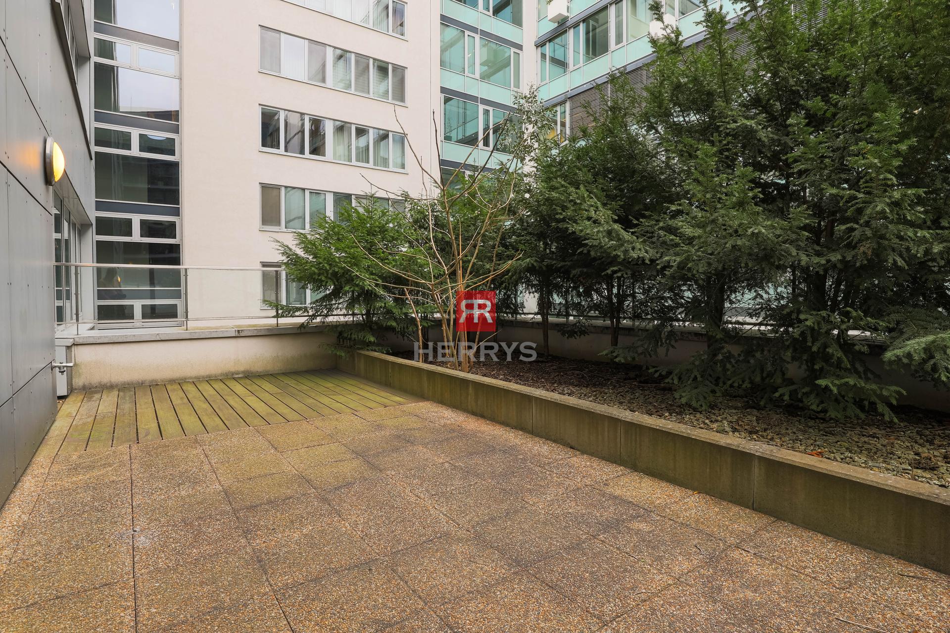 HERRYS - Na prenájom luxusný 3-izbový byt s terasou a výhľadom na Dunaj v projekte River Park