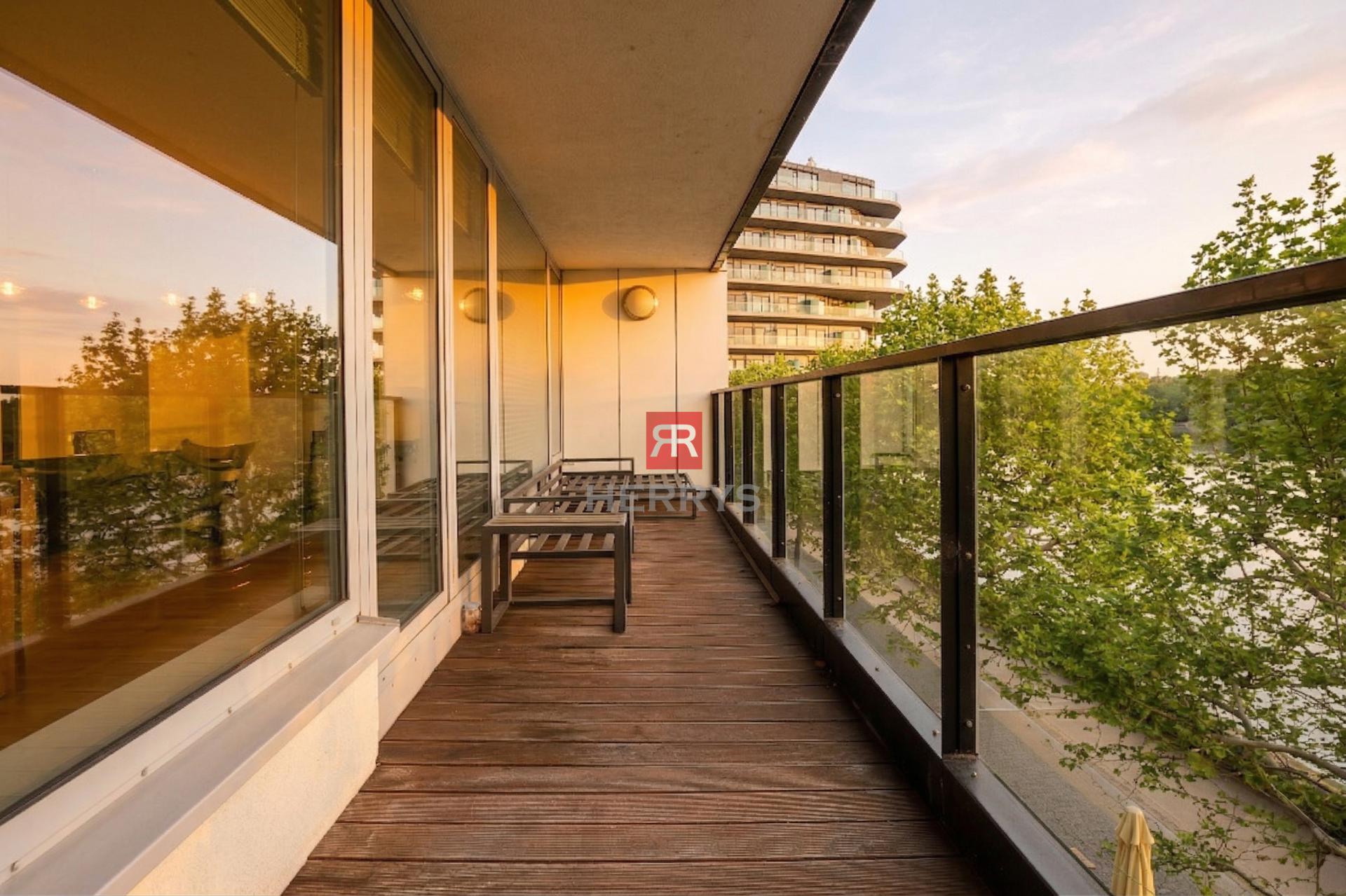 HERRYS - Na prenájom luxusný 3-izbový byt s terasou a výhľadom na Dunaj v projekte River Park