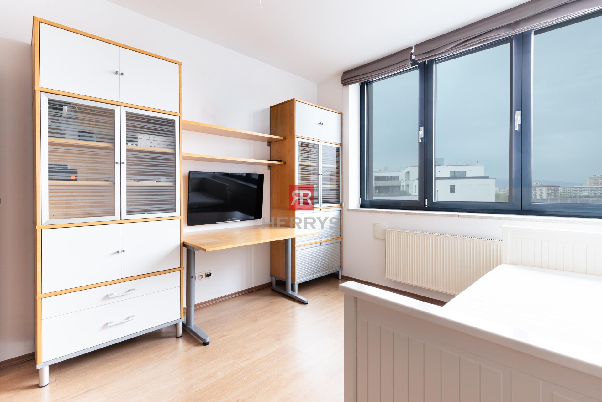 HERRYS - Na predaj 4-izbový byt na Račianskej ulici, MANHATTAN