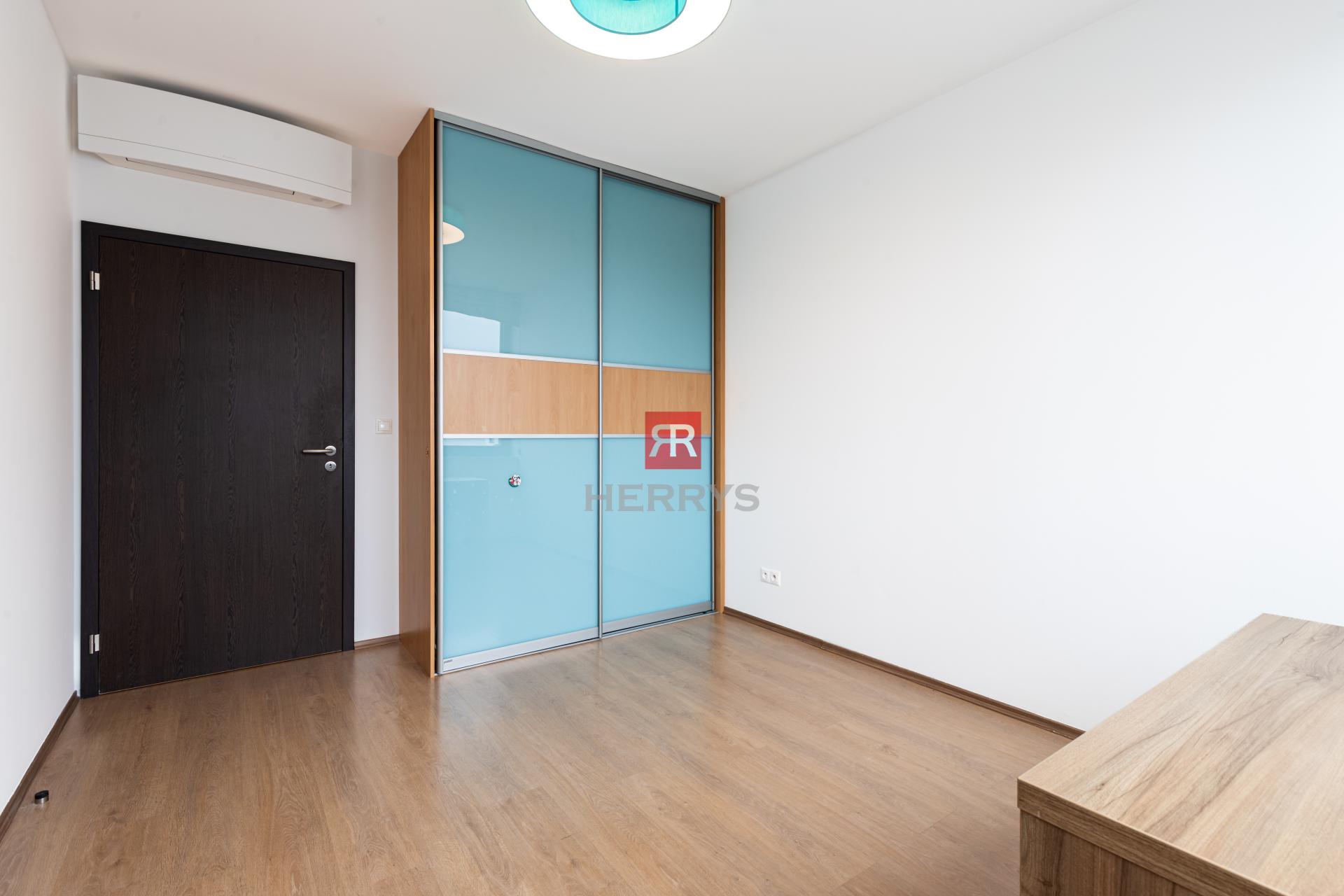 HERRYS - Na predaj 4-izbový byt na Račianskej ulici, MANHATTAN