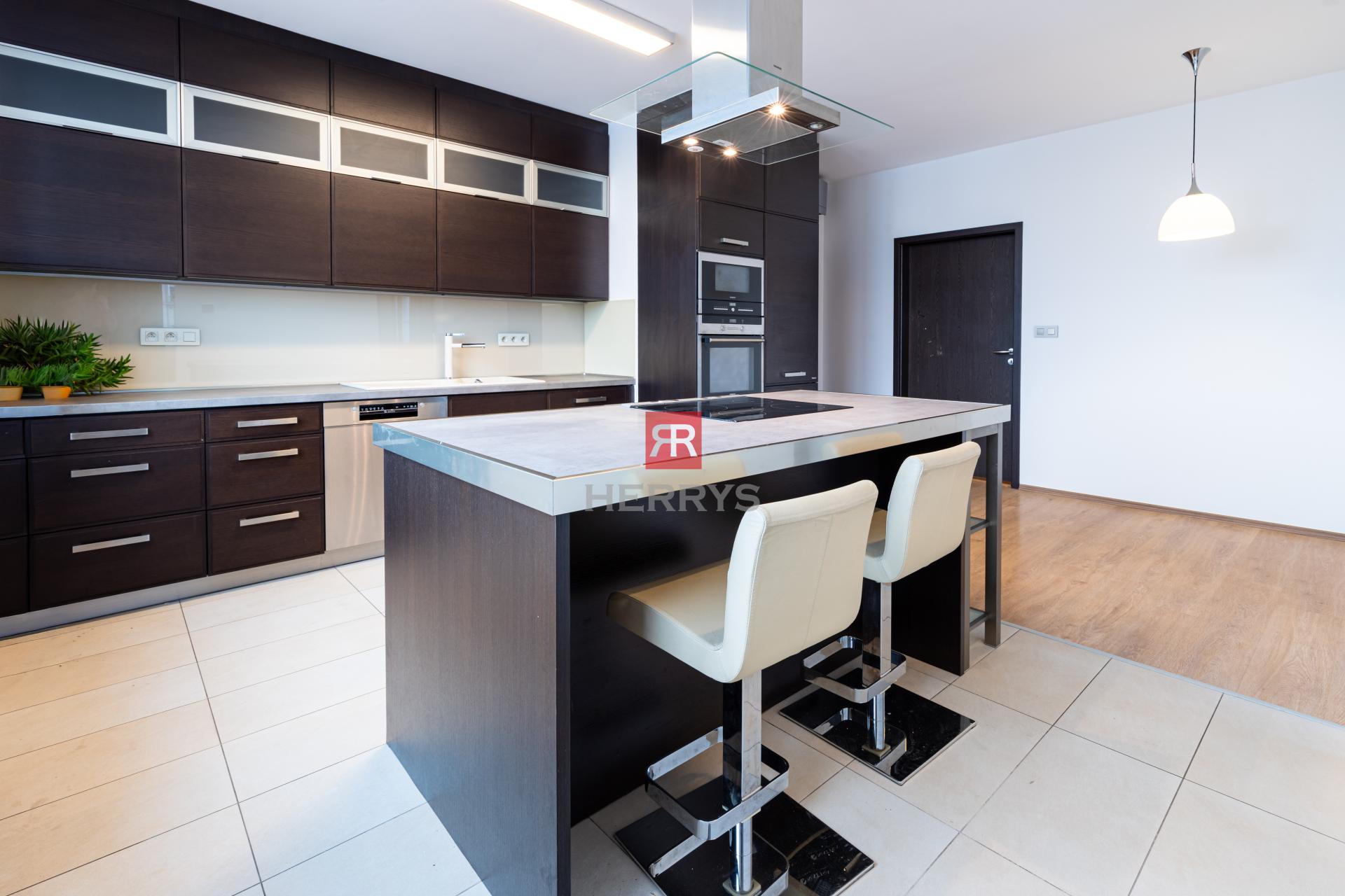 HERRYS - Na predaj 4-izbový byt na Račianskej ulici, MANHATTAN