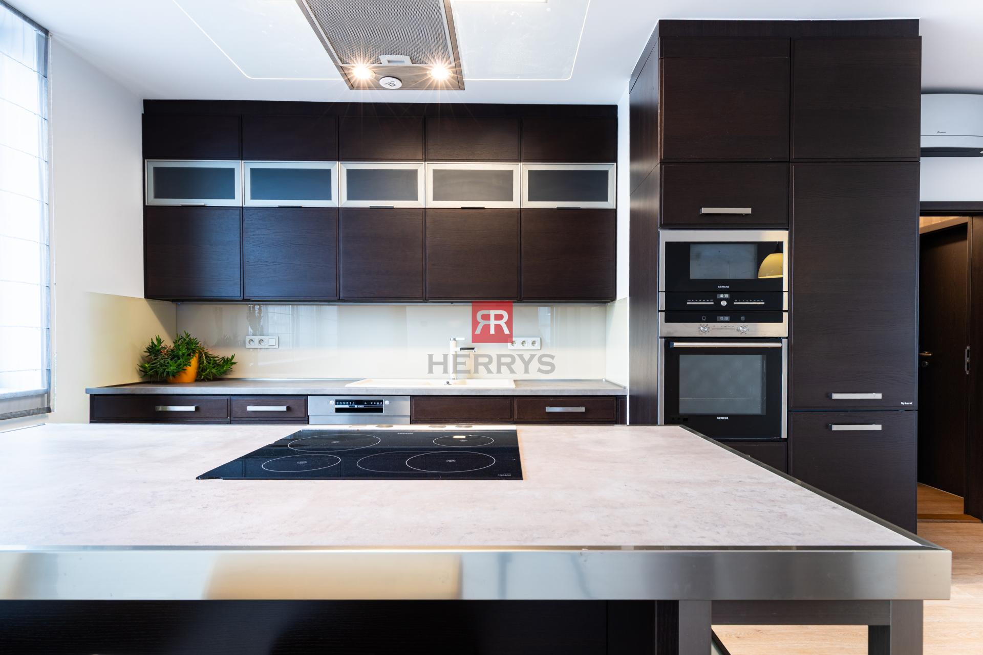 HERRYS - Na predaj 4-izbový byt na Račianskej ulici, MANHATTAN