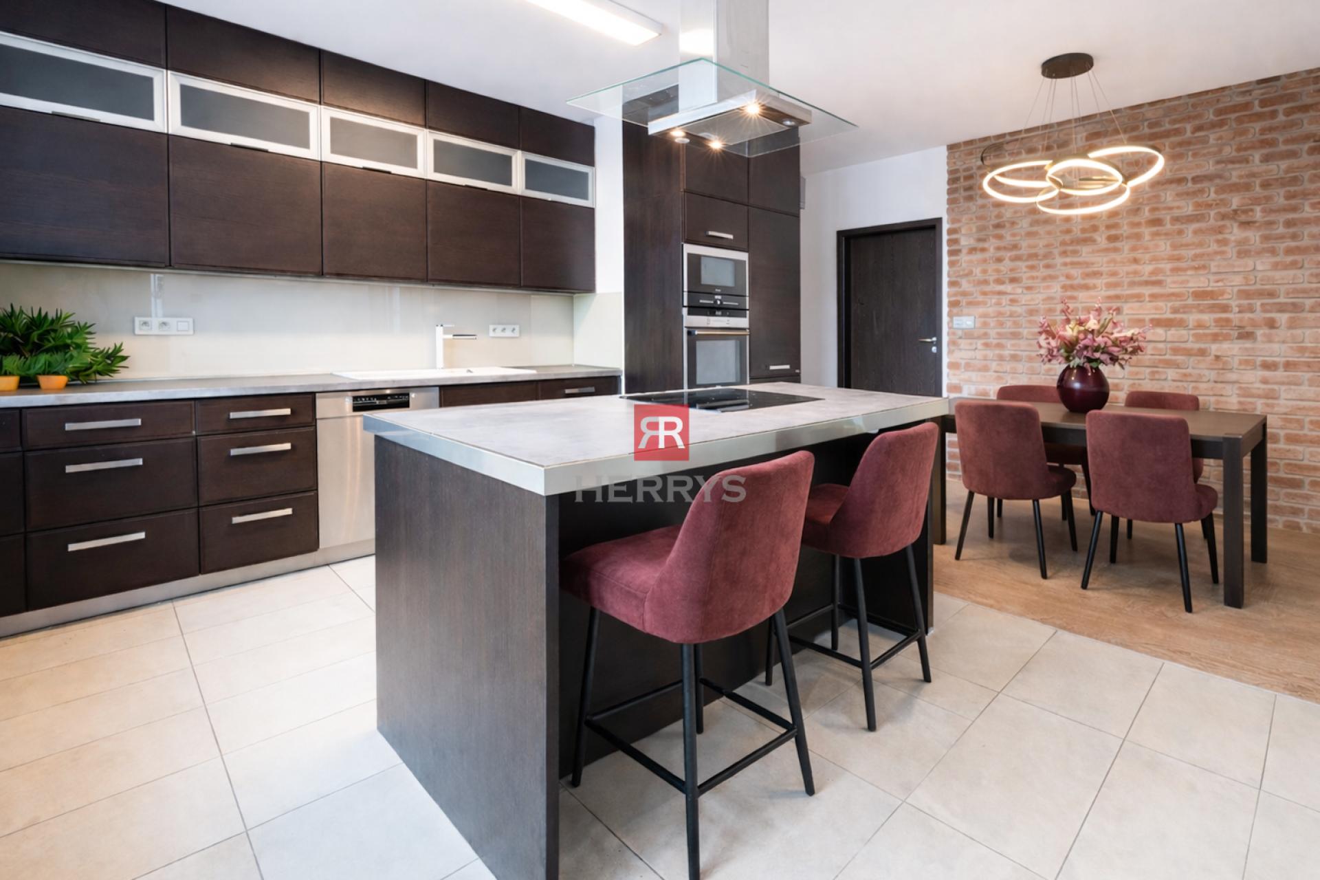 HERRYS - Na predaj 4-izbový byt na Račianskej ulici, MANHATTAN