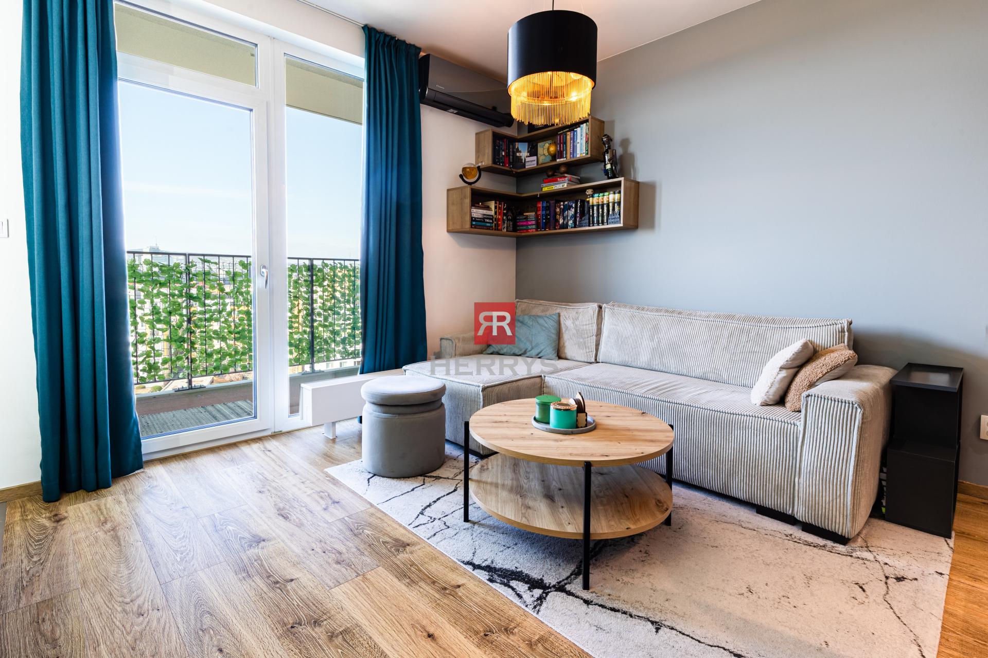 Atraktívny 2,5-izbový byt s výhľadom na Bratislavský hrad v Petržalka City II – Rusovská cesta.