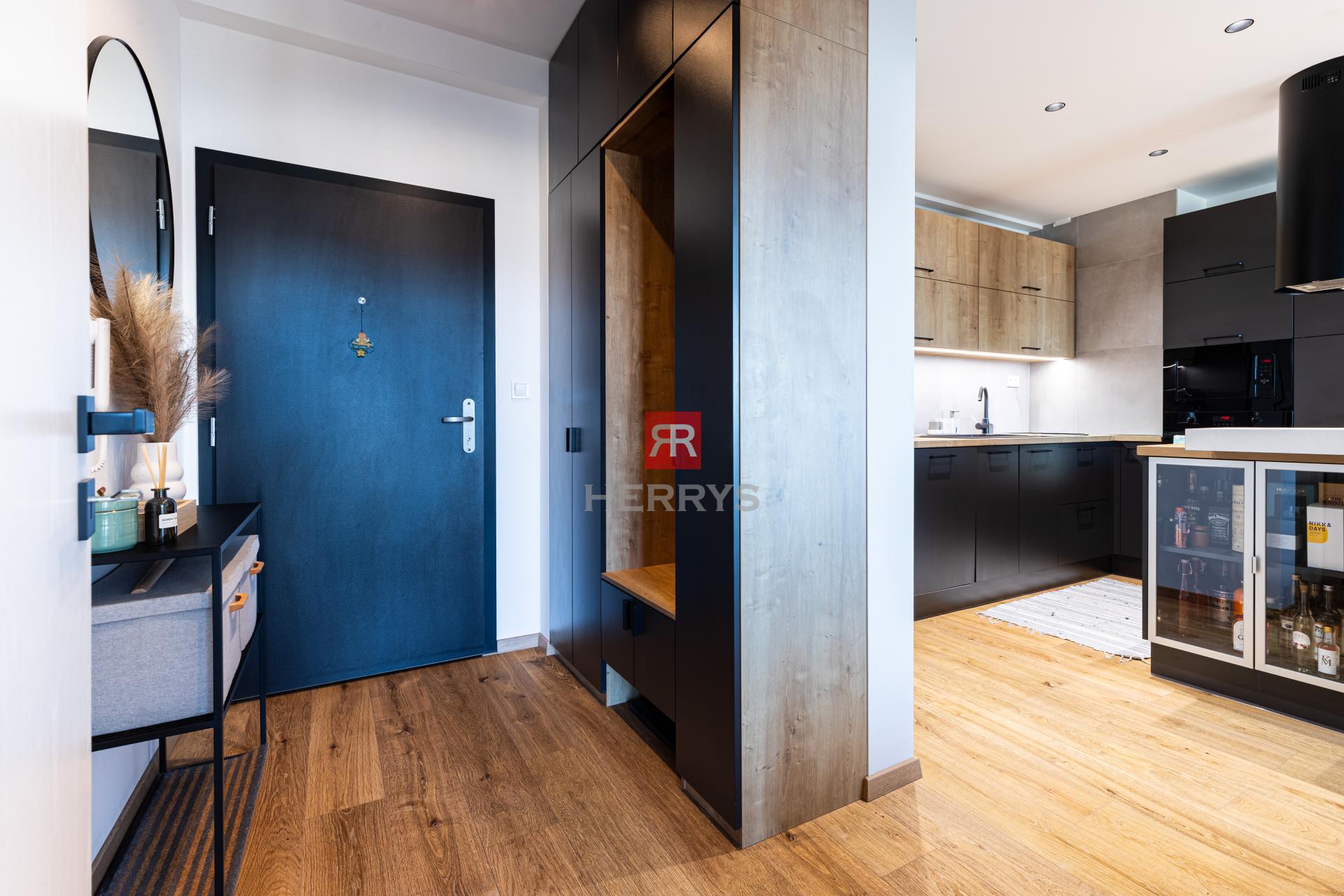 Atraktívny 2,5-izbový byt s výhľadom na Bratislavský hrad v Petržalka City II – Rusovská cesta.