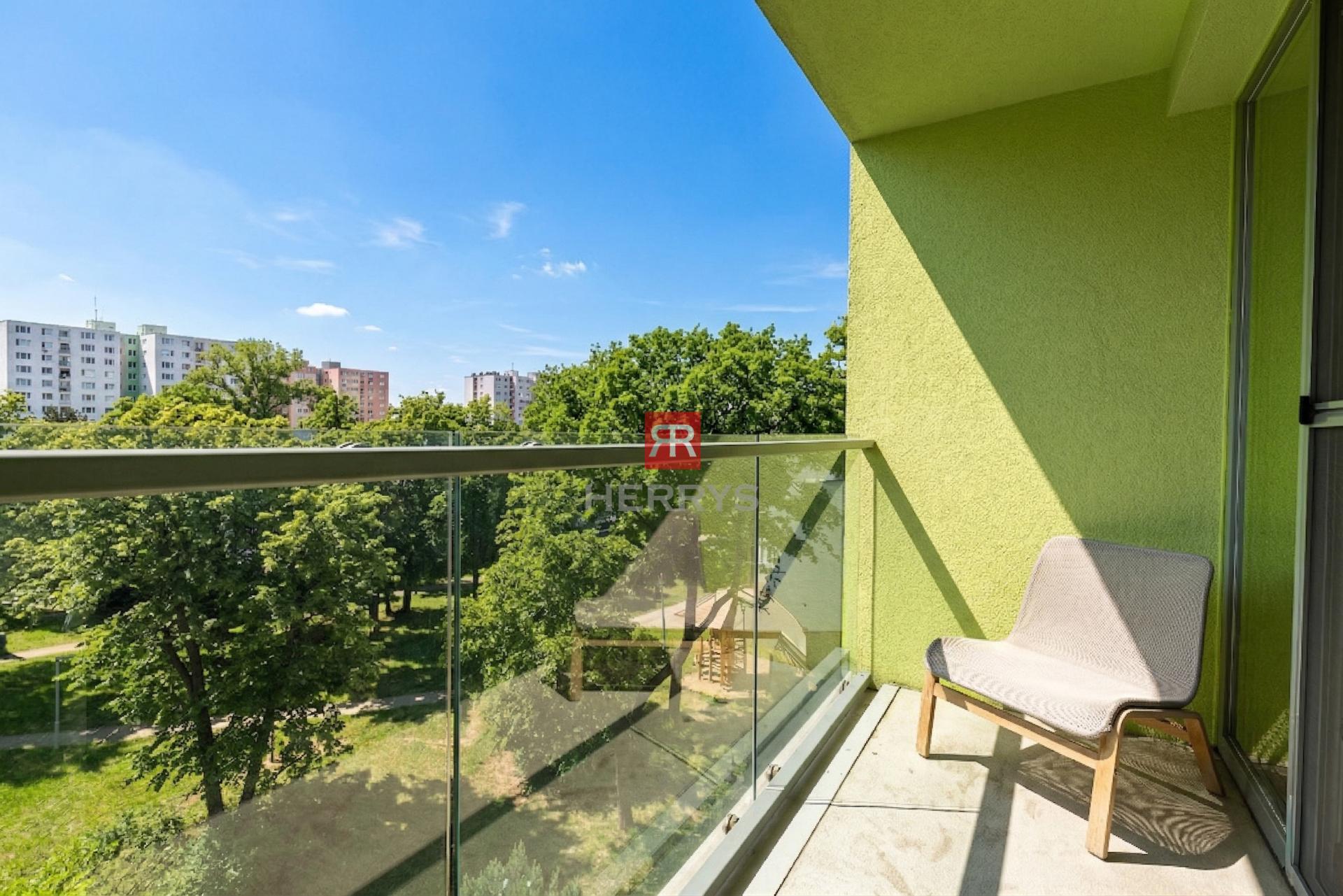 HERRYS - Na predaj atraktívny 1,5-i byt s funkčnou dispozíciou v projekte Nový Háj, BA – Petržalka