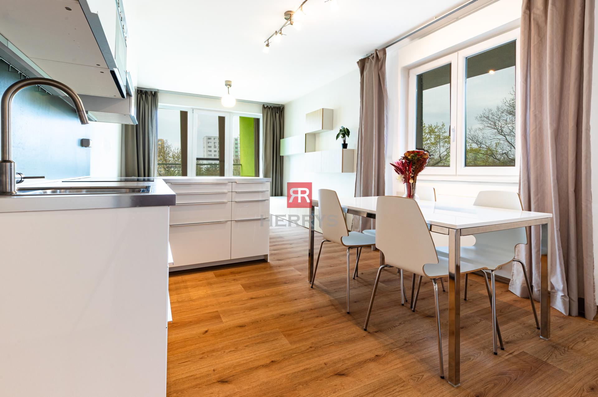 HERRYS - Na predaj atraktívny 1,5-i byt s funkčnou dispozíciou v projekte Nový Háj, BA – Petržalka