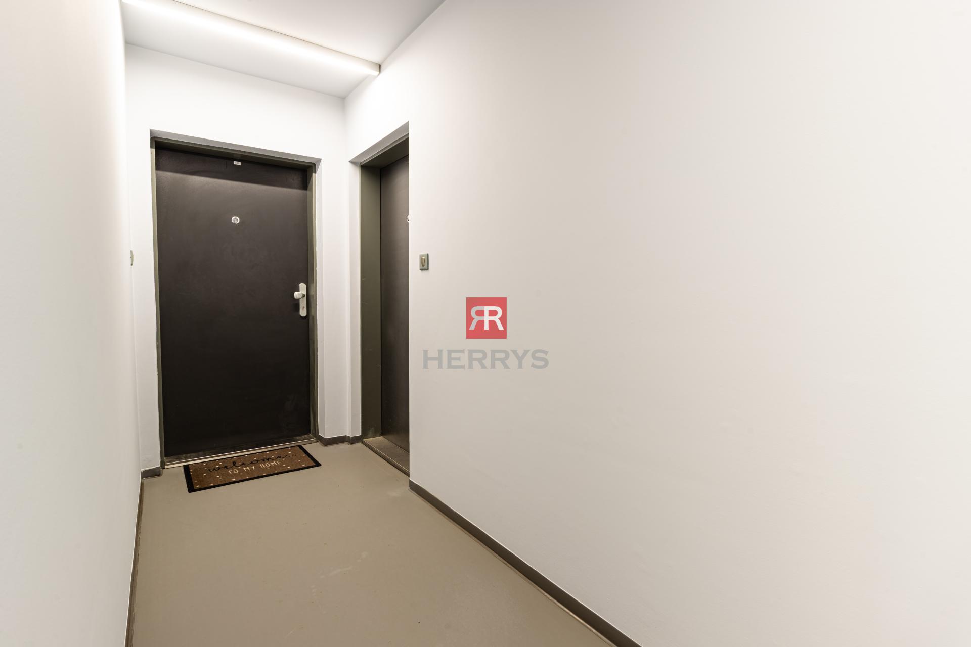 HERRYS - Na predaj atraktívny 1,5-i byt s funkčnou dispozíciou v projekte Nový Háj, BA – Petržalka