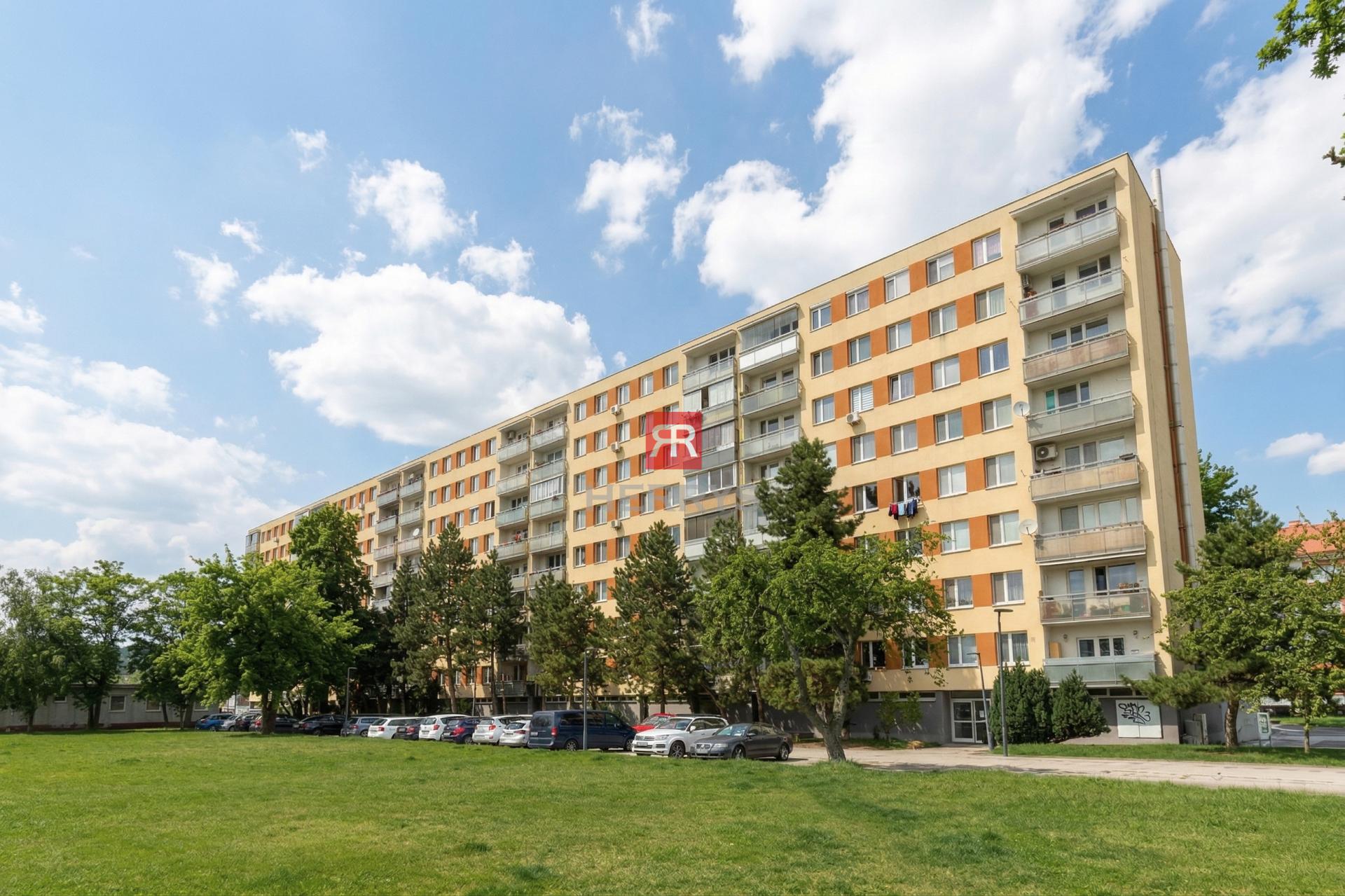 HERRYS – Na predaj 2-izbový byt s dostatkom úložného priestoru - klimatizácia, top poschodie, Rača&nbsp;